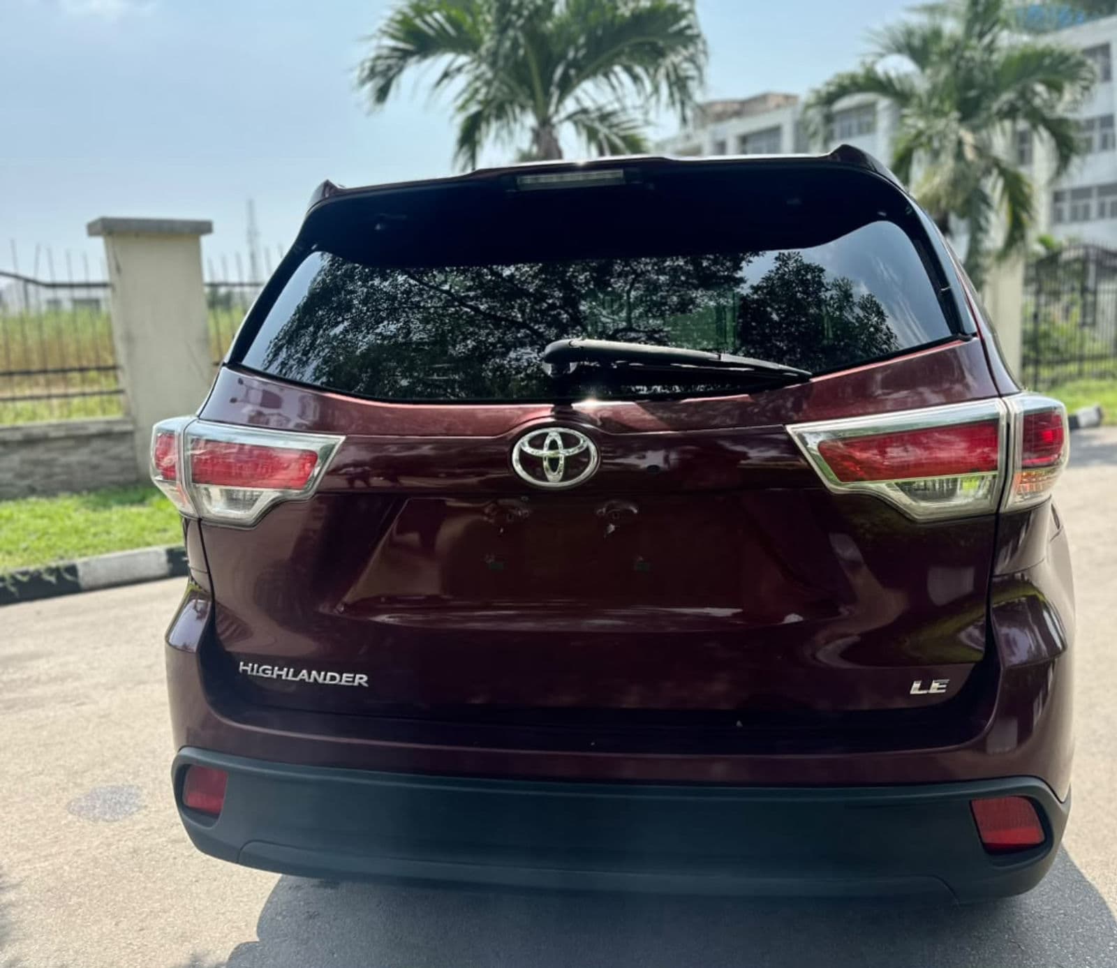 2016 TOYOTA HIGHLANDER LE — photo 3