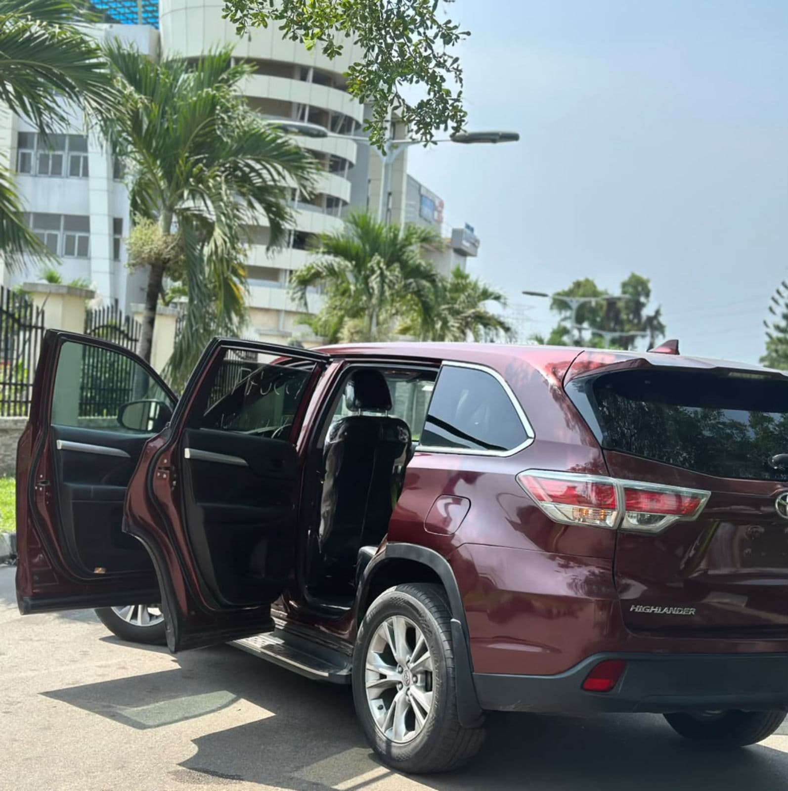 2016 TOYOTA HIGHLANDER LE — photo 7