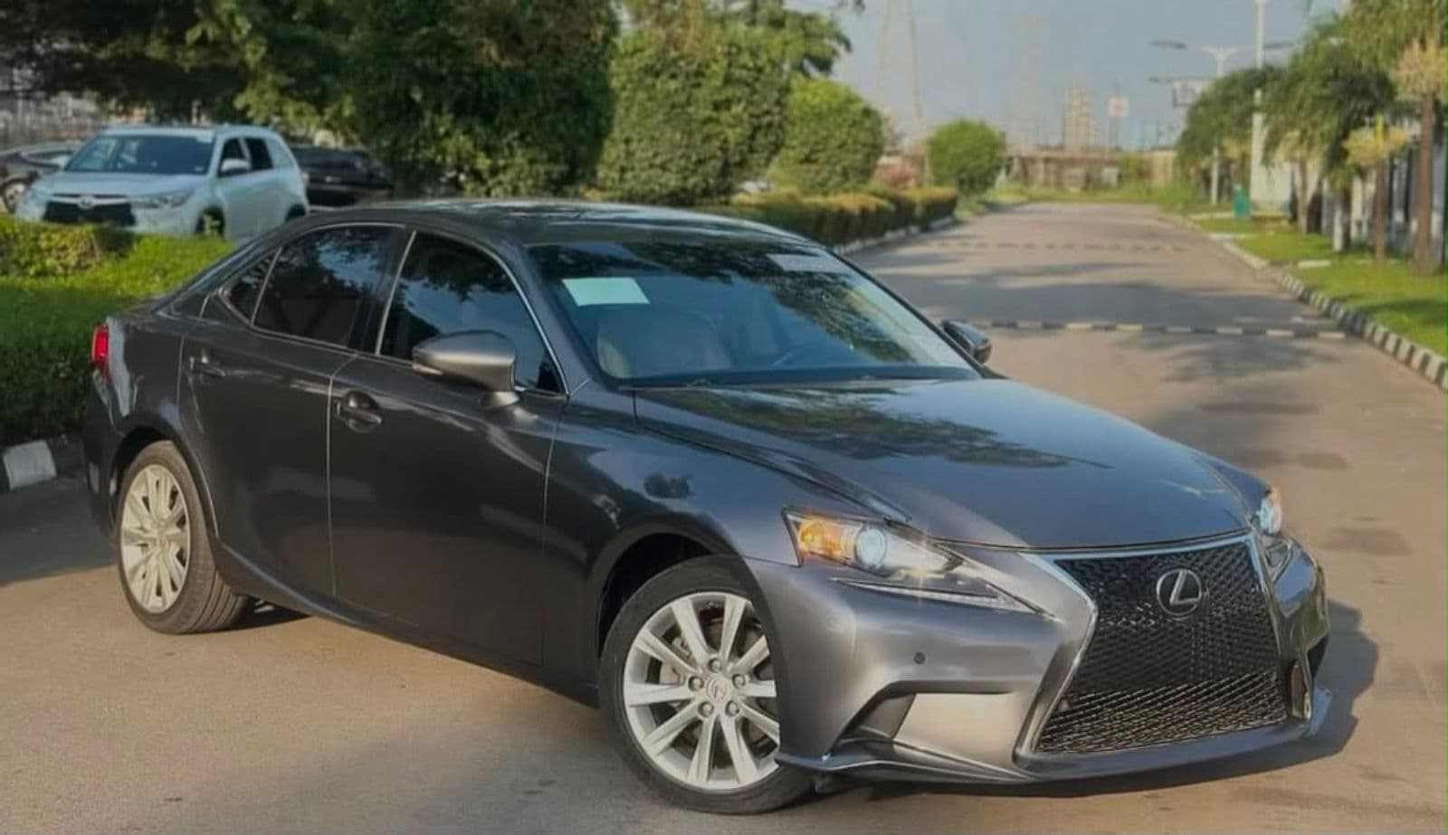 2015 LEXUS IS250 — photo 2