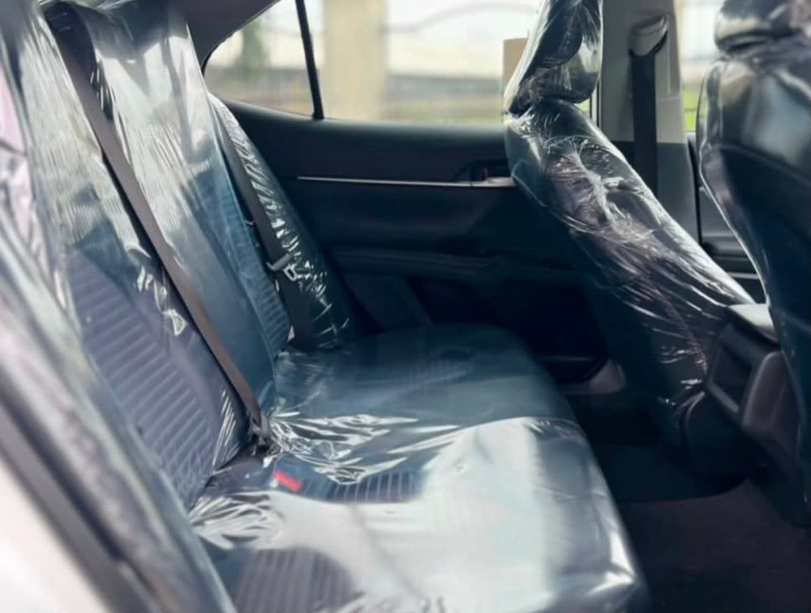 2020 TOYOTA CAMRY SE — photo 2