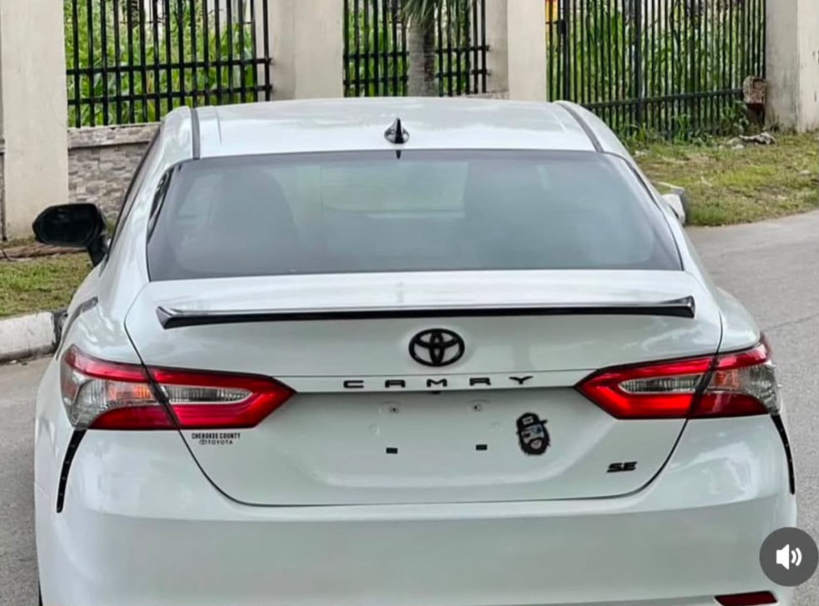 2020 TOYOTA CAMRY SE — photo 3