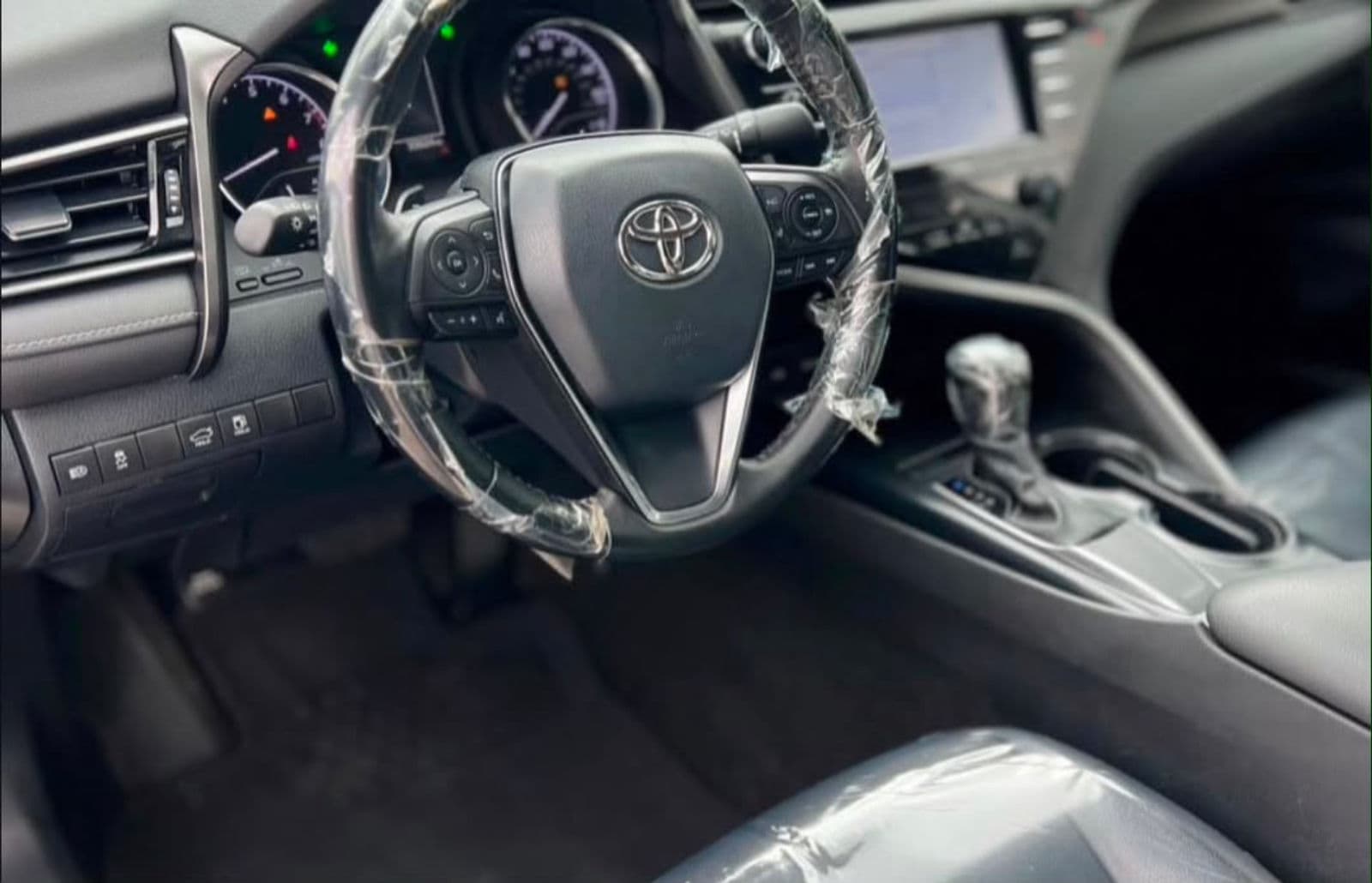 2020 TOYOTA CAMRY SE — photo 4