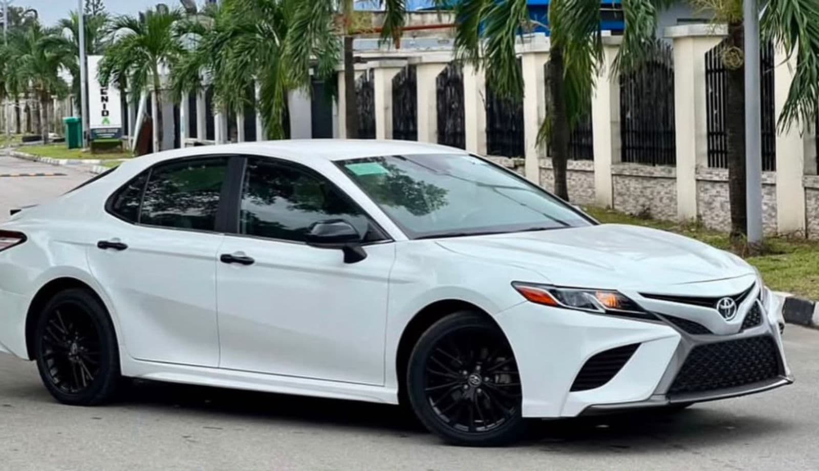 2020 TOYOTA CAMRY SE — photo 5