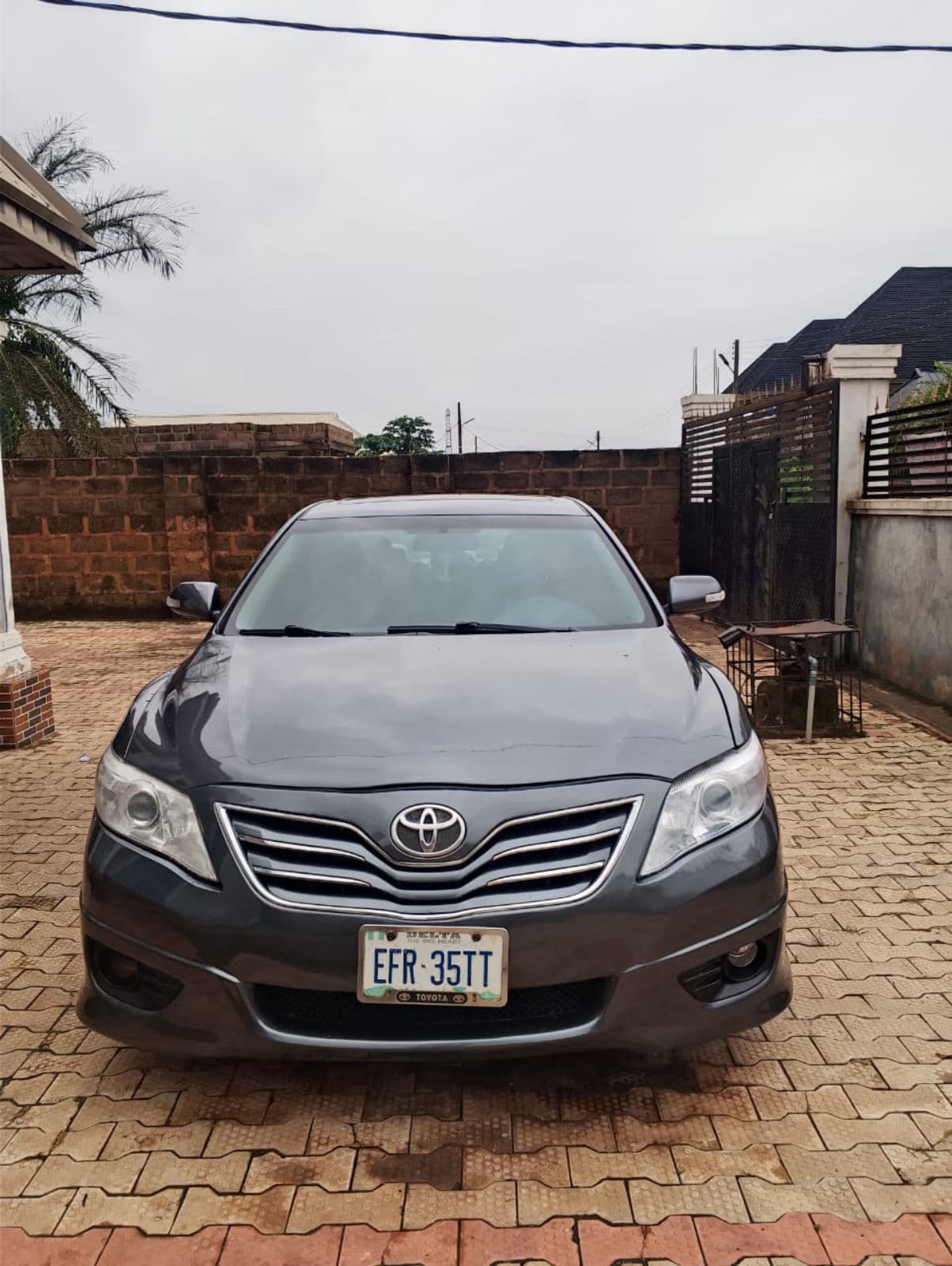 REGISTERED 2011 TOYOTA CAMRY SE IN GOOD WORKING  — photo 2