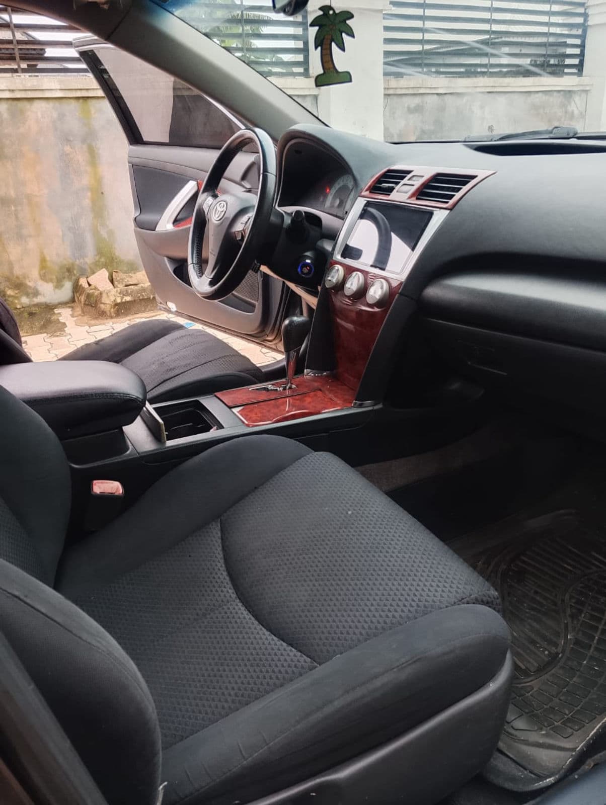 REGISTERED 2011 TOYOTA CAMRY SE IN GOOD WORKING  — photo 3