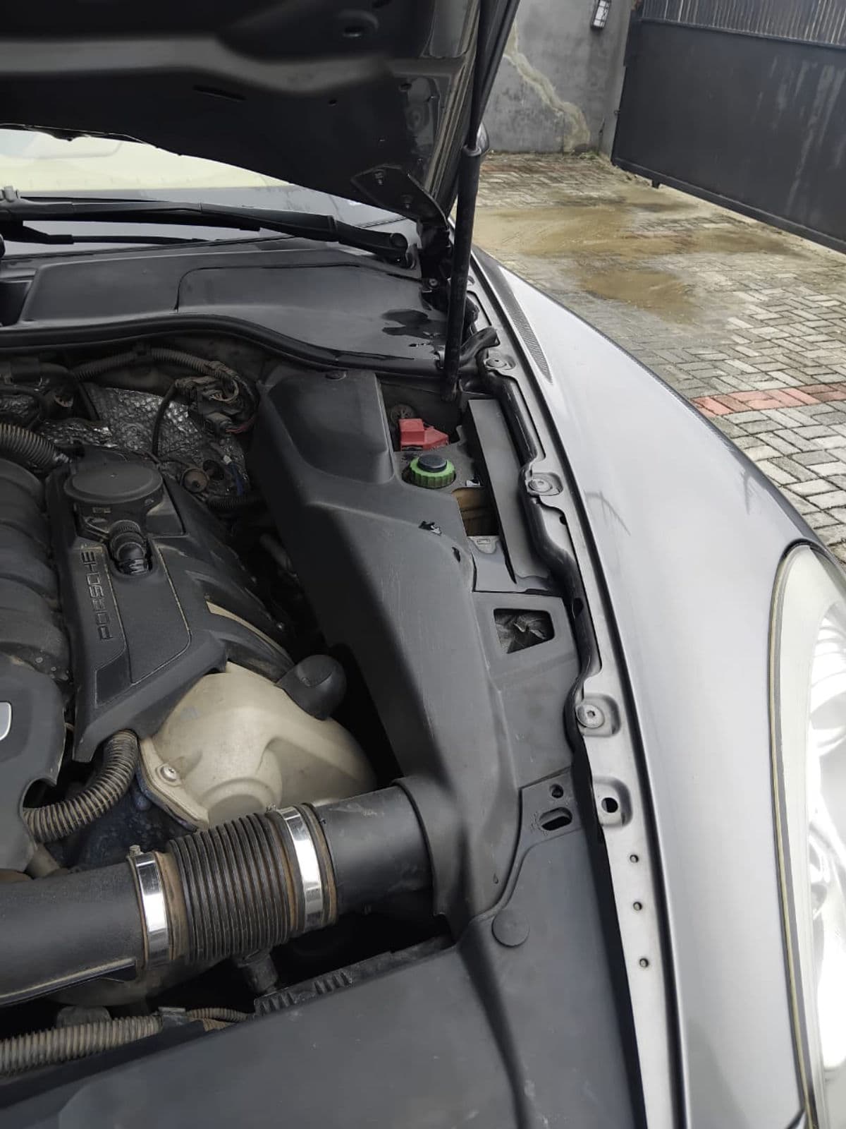 2010 PORSCHE CAYENNE — LOW MILEAGE • GOOD CONDITION • AUTOMATIC LUXURY SUV — photo 8