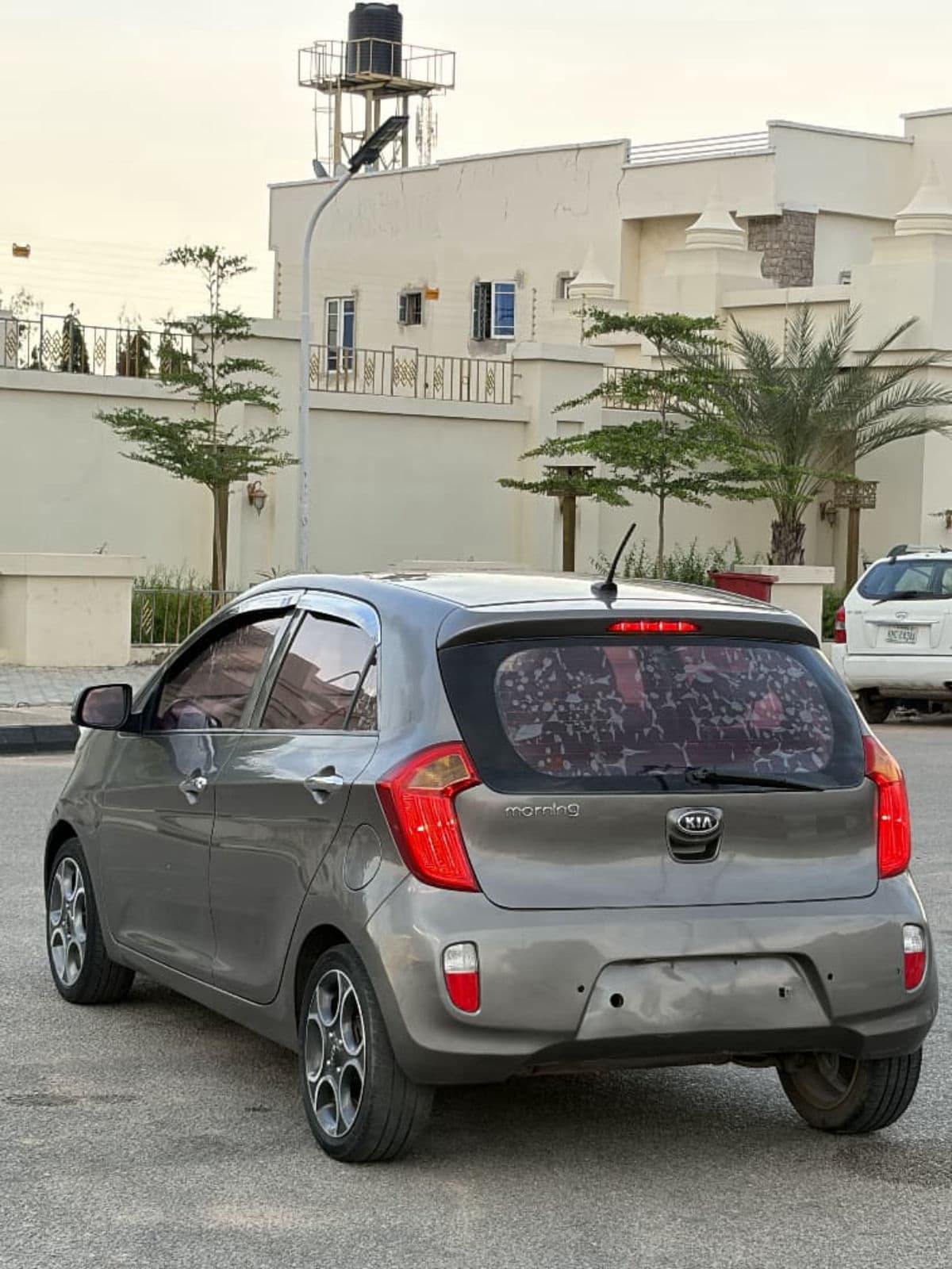 2012 Kia Picanto Automatic Hatchback for Sale in Nigeria — photo 5