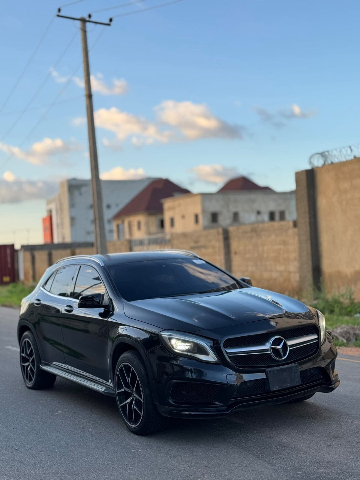 2015 Mercedes-Benz GLA250 Automatic SUV for Sale in Nigeria — photo 11