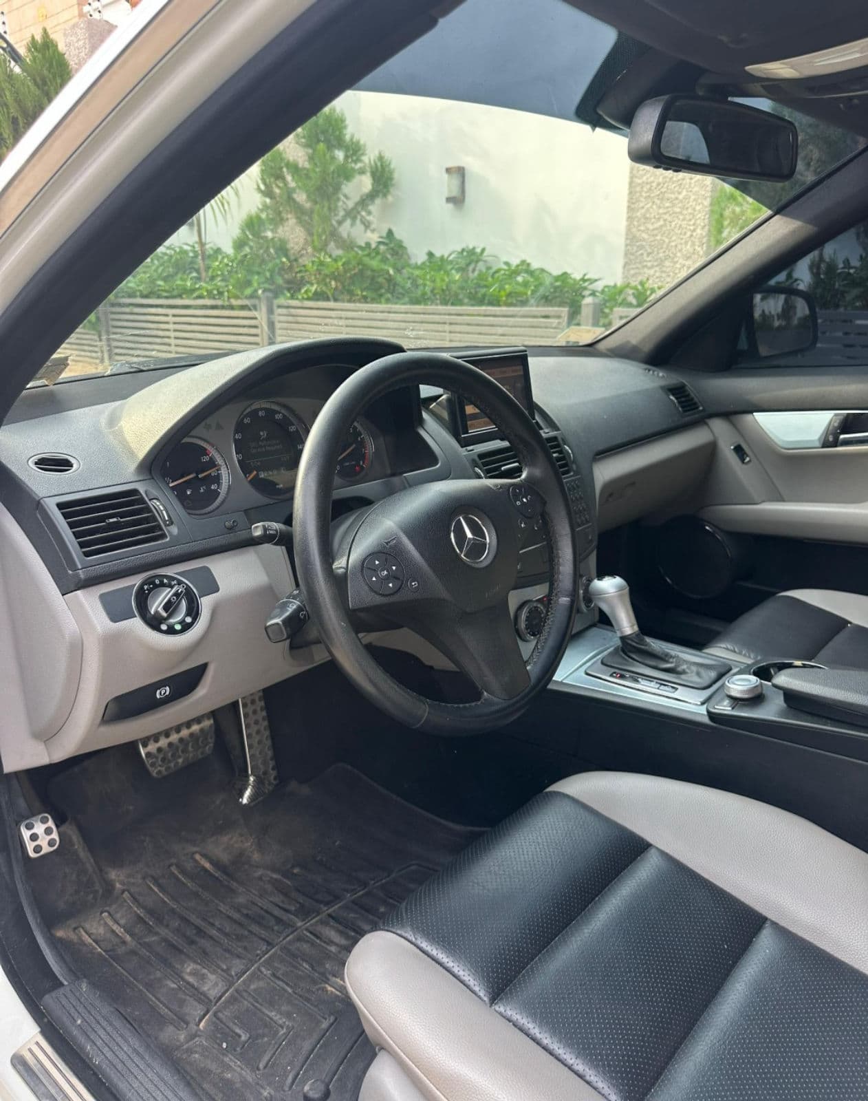 2010 MERCEDES C300  — photo 4