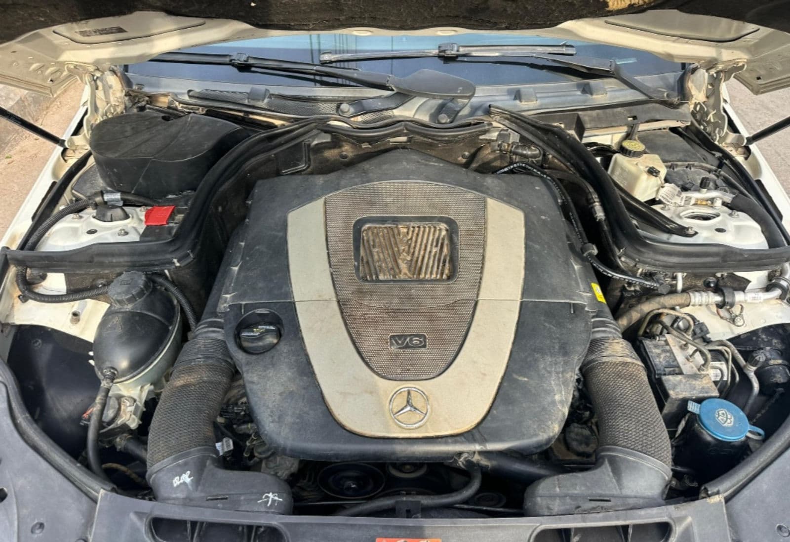 2010 MERCEDES C300  — photo 8
