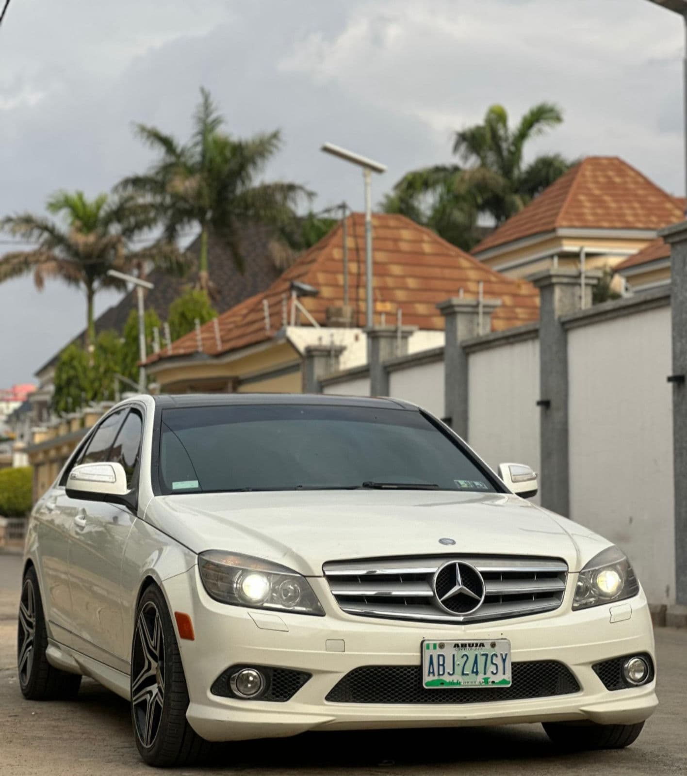 2010 MERCEDES C300  — photo 9