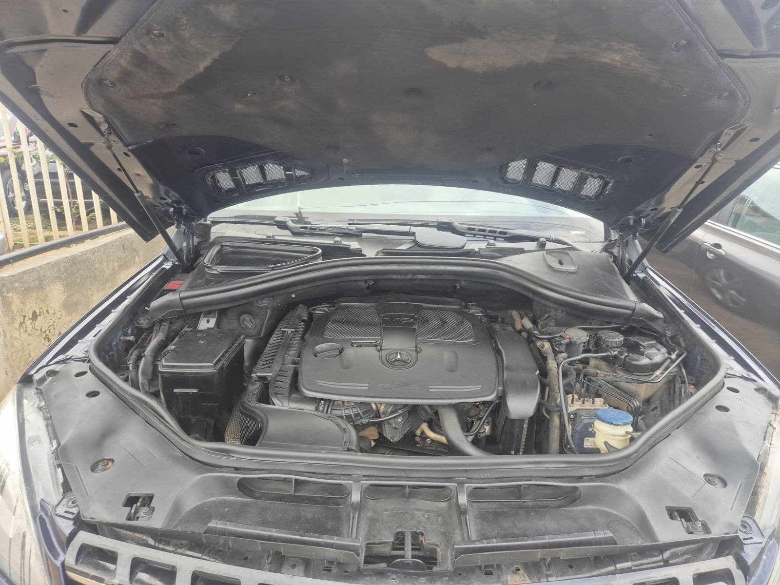 Well used 2015 Mercedes-Benz ML 350  blue on cream leather interior se6 — photo 10