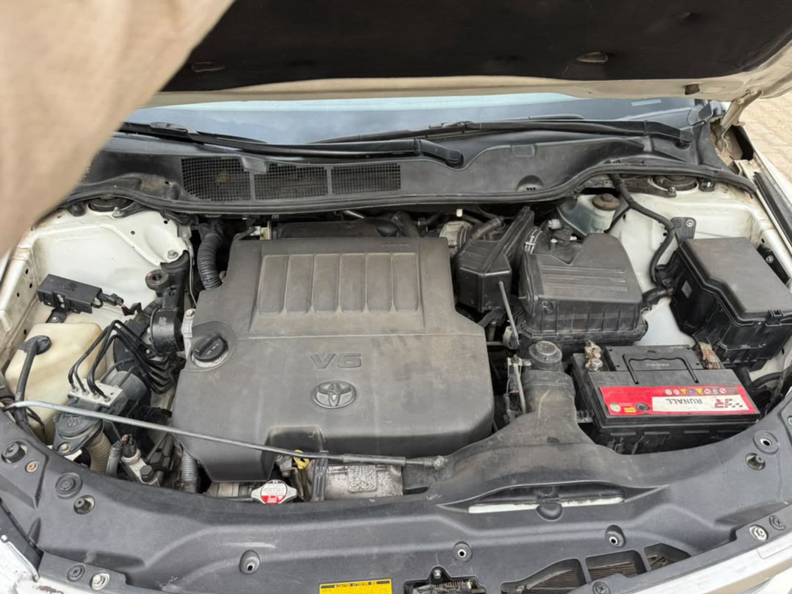 2013 VENZA XLE LIMITED  — photo 2