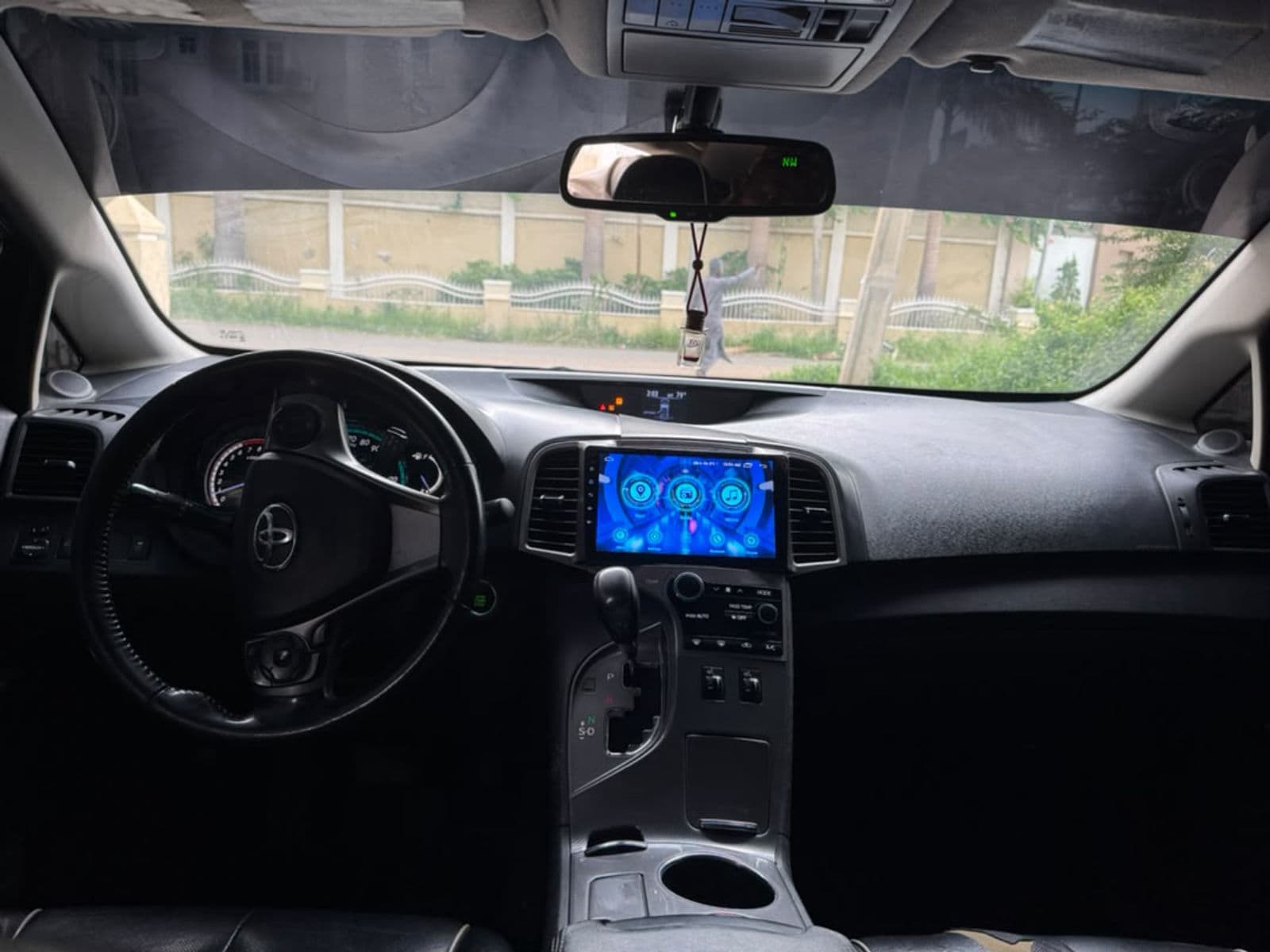 2013 VENZA XLE LIMITED  — photo 3