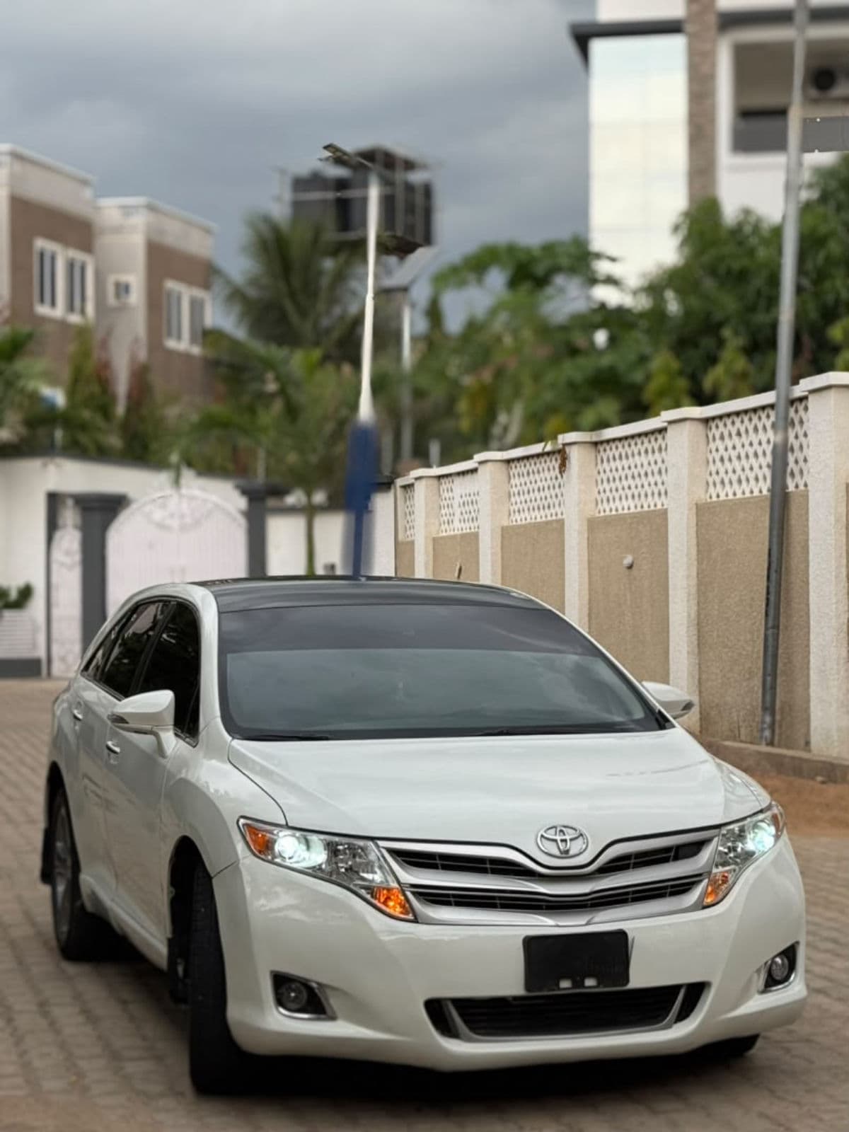 2013 VENZA XLE LIMITED  — photo 8
