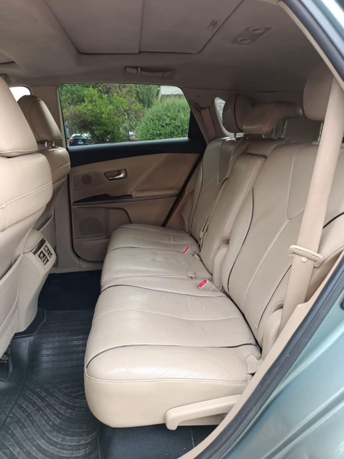 2011 Toyota Venza Full Option Automatic SUV for Sale in Nigeria — photo 5