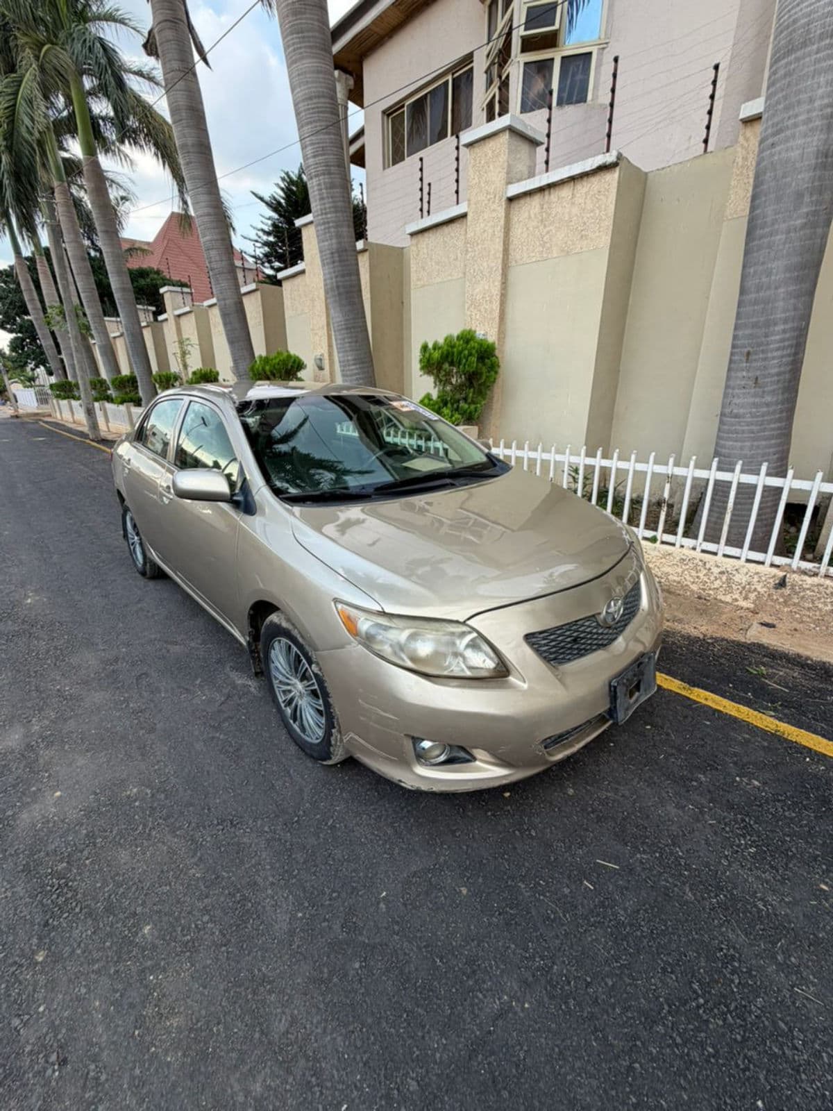 2010 TOYOTA COROLLA  — photo 2