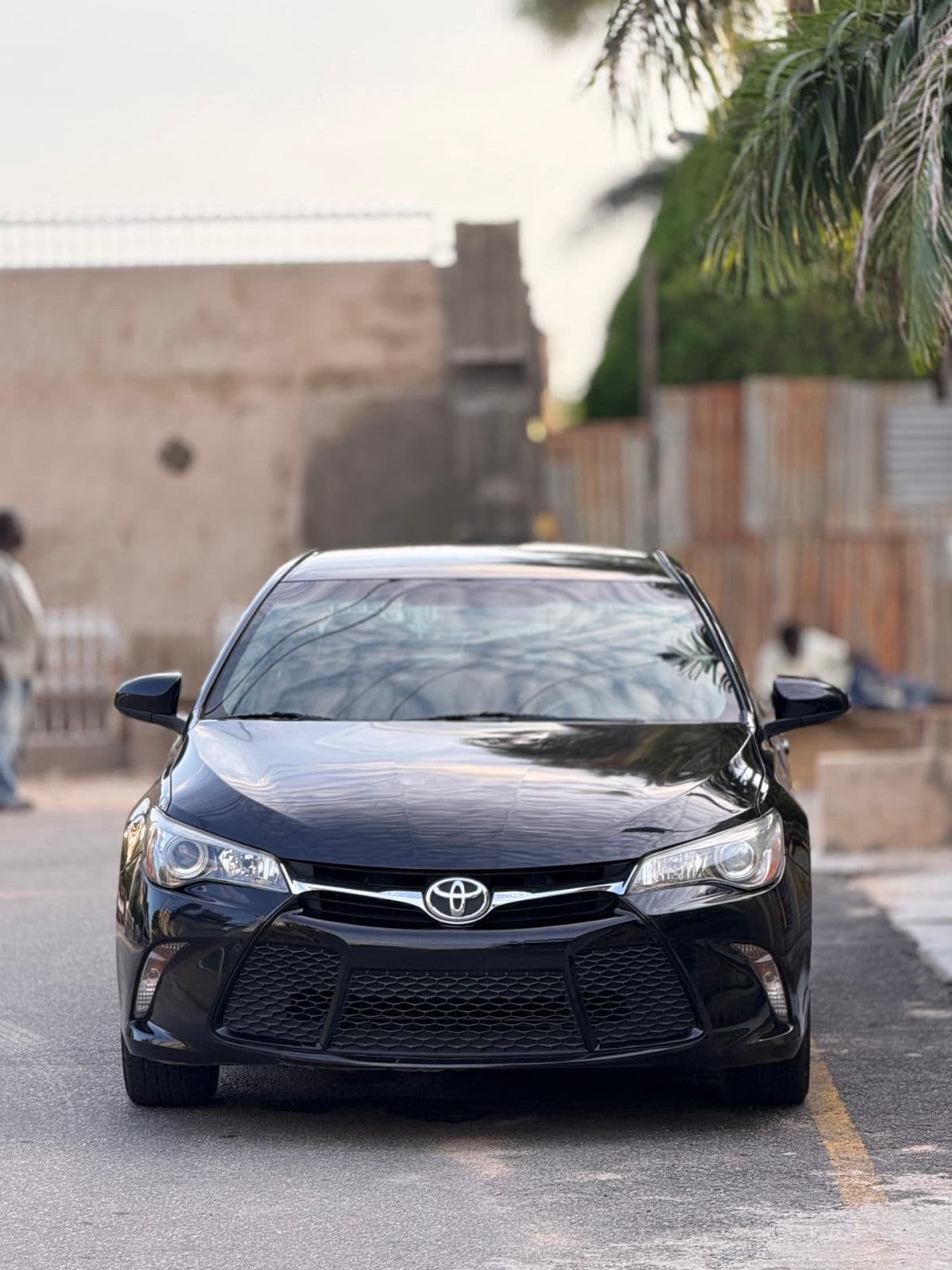 2015 TOYOTA CAMRY SE Automatic Sedan For Sale in Nigeria — photo 2