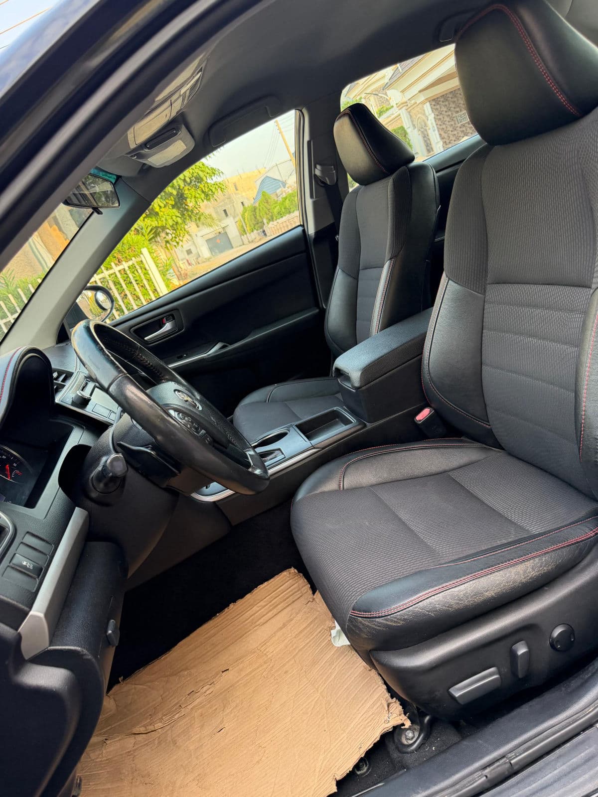 2015 TOYOTA CAMRY SE Automatic Sedan For Sale in Nigeria — photo 6