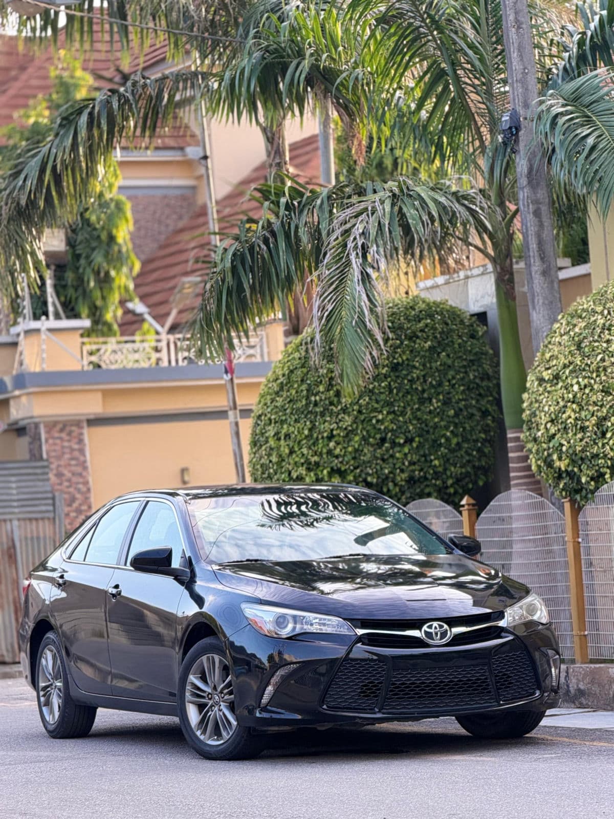 2015 TOYOTA CAMRY SE Automatic Sedan For Sale in Nigeria — photo 9