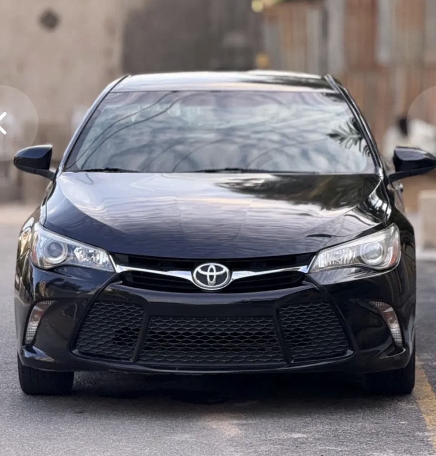 2015 TOYOTA CAMRY SE Automatic Sedan For Sale in Nigeria — photo 1