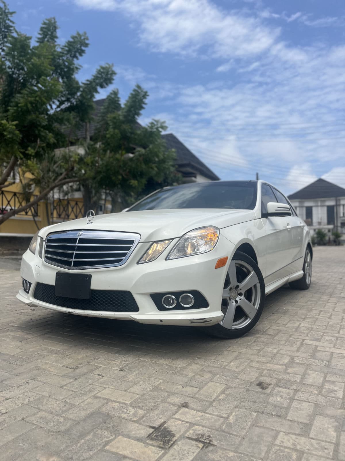 2010 Mercedes-Benz E350—a fresh arrival ready for immediate delivery — photo 3