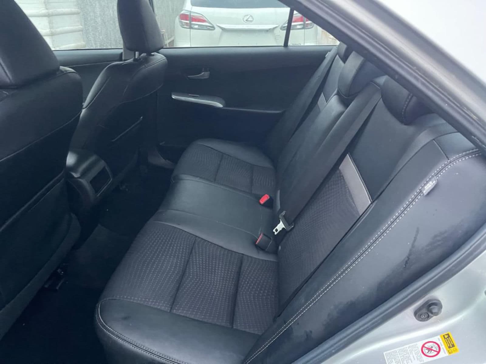 2015 Toyota Camry SE Automatic Sedan — photo 3