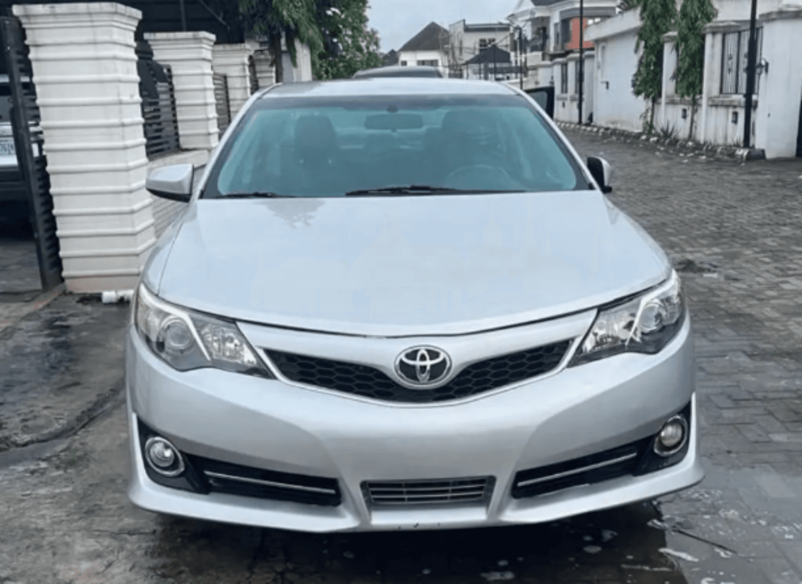 2015 Toyota Camry SE Automatic Sedan — photo 1