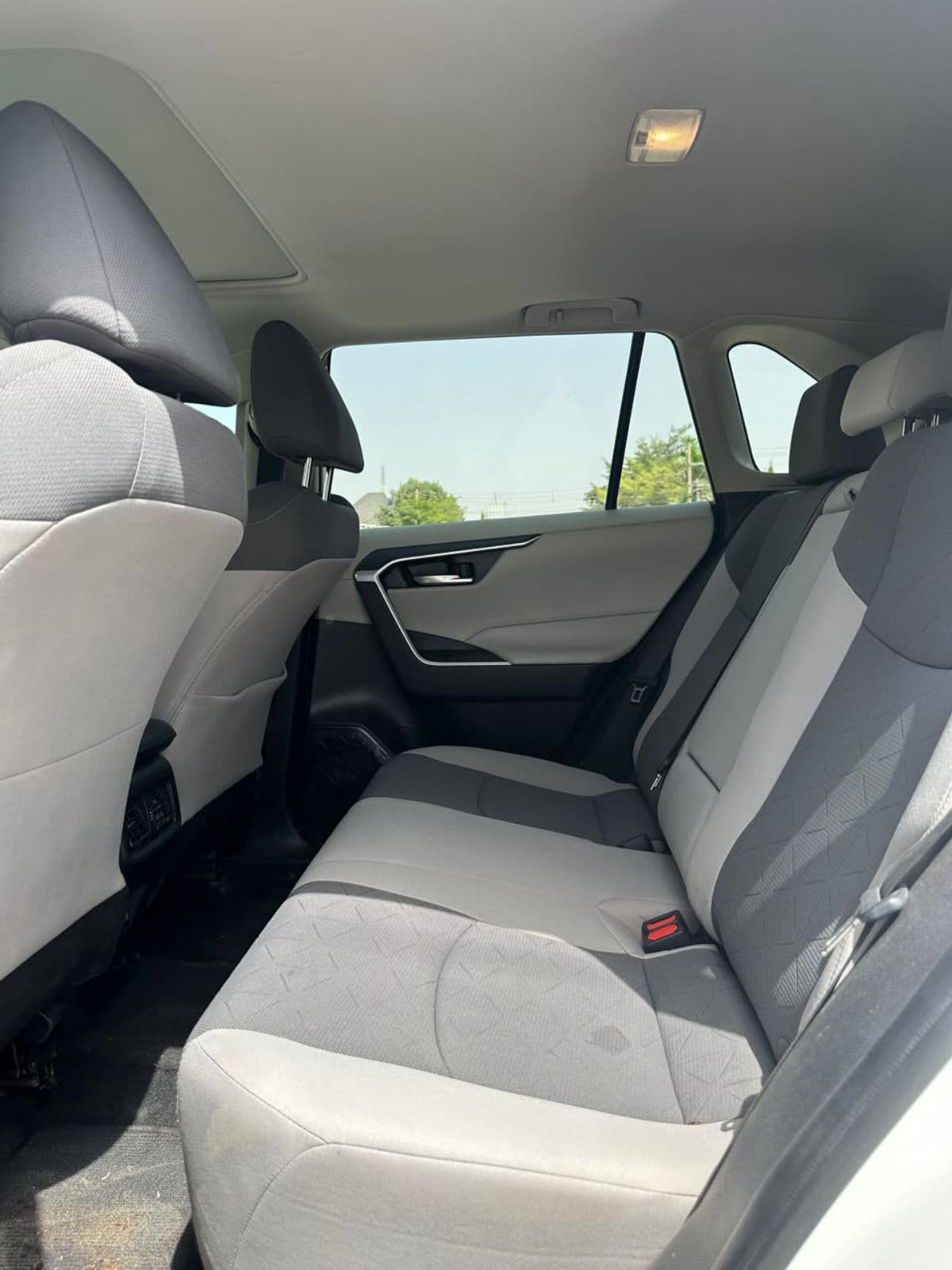 2020 TOYOTA RAV4 XLE Automatic SUV On DISTRESS SALE — photo 5