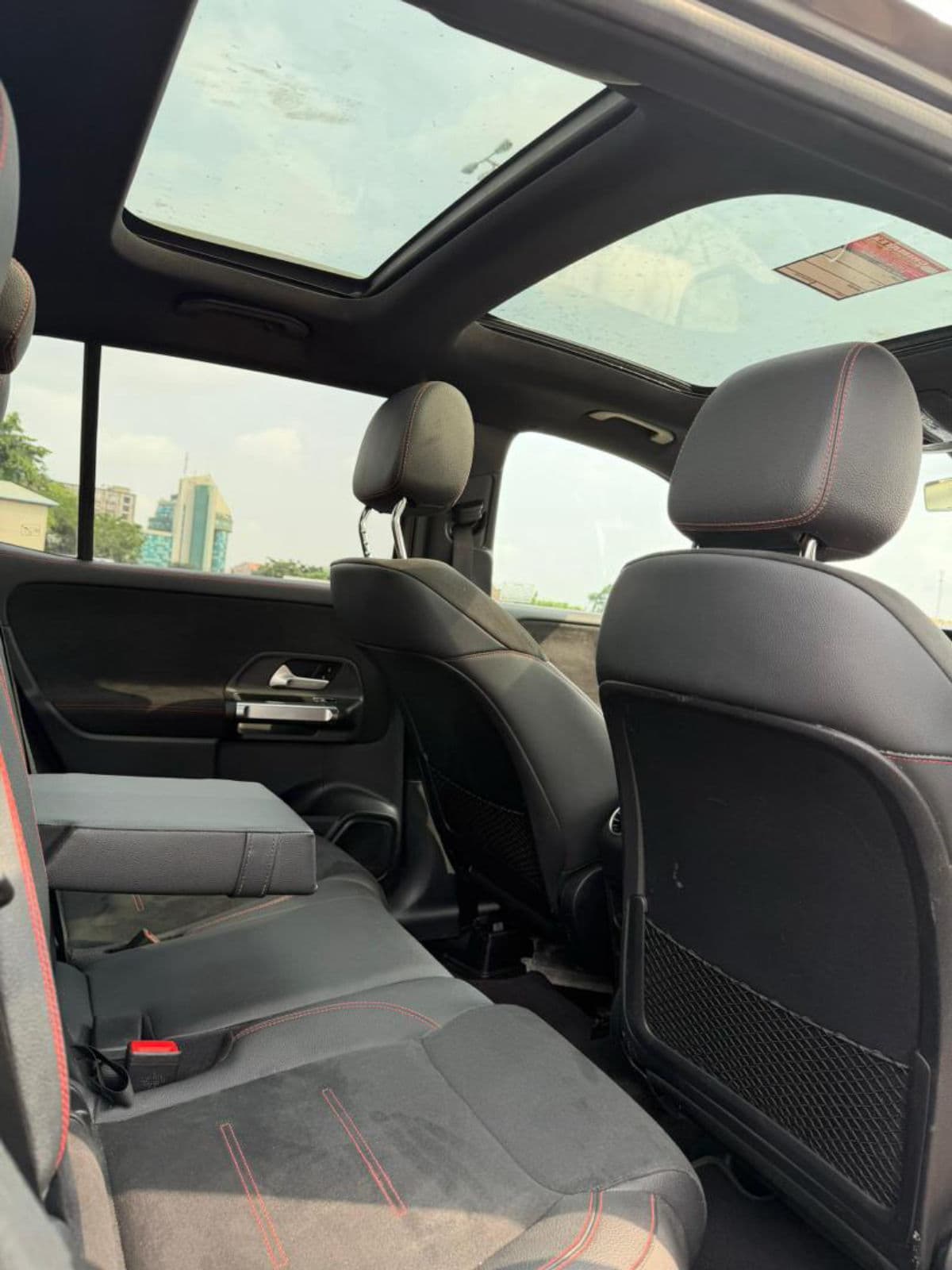 2023 Mercedes-Benz GLB SUV — photo 4 of 5