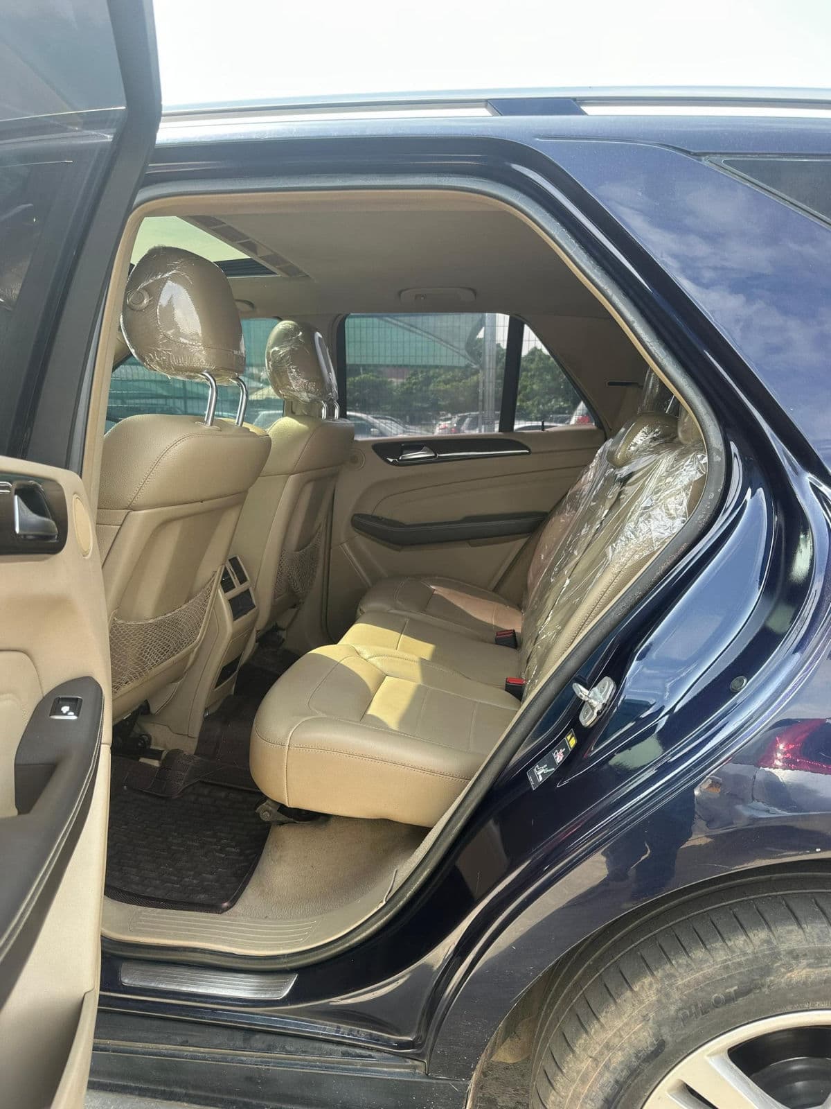 2012 Mercedes-Benz M Class SUV — photo 3 of 11