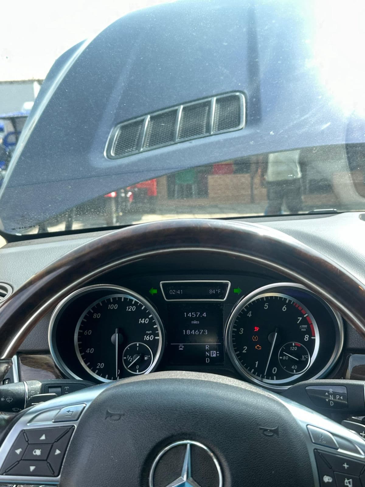 2012 Mercedes-Benz M Class SUV — photo 8 of 11