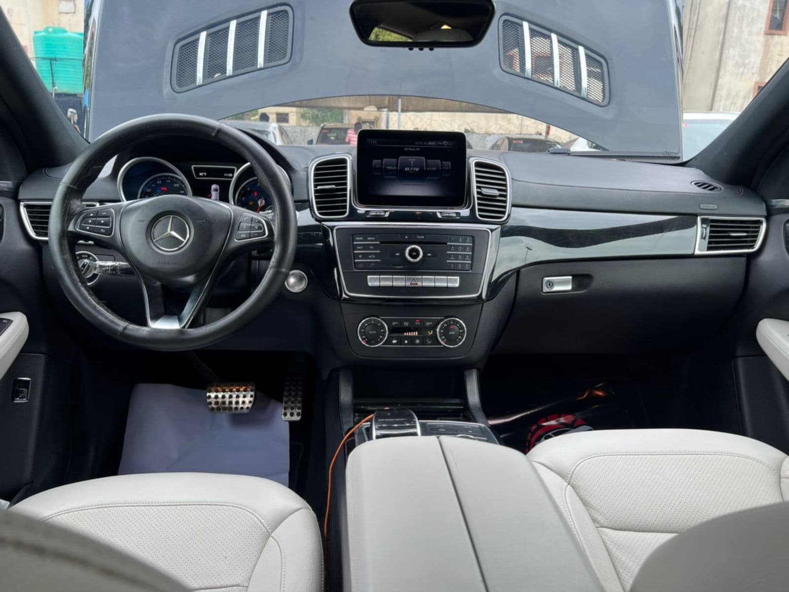 2017 Mercedes-Benz GLE SUV — photo 5 of 8