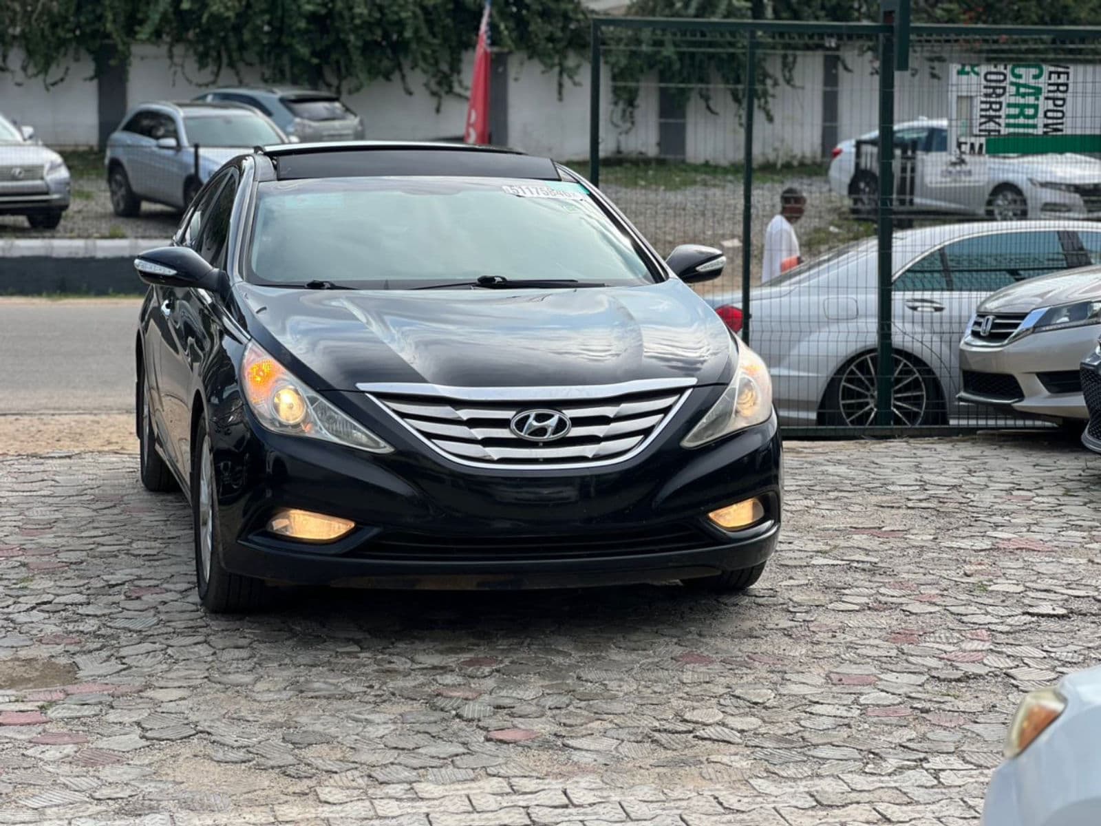 2013 Hyundai Sonata Sedan — photo 2 of 8