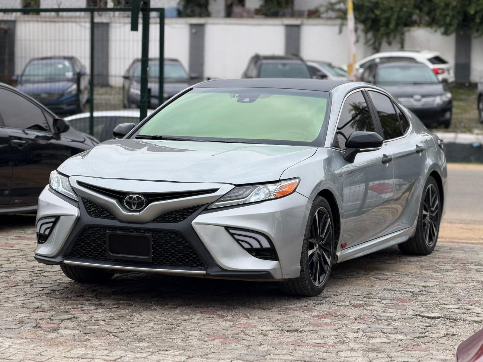 2019 Toyota Camry Sedan — photo 3 of 10