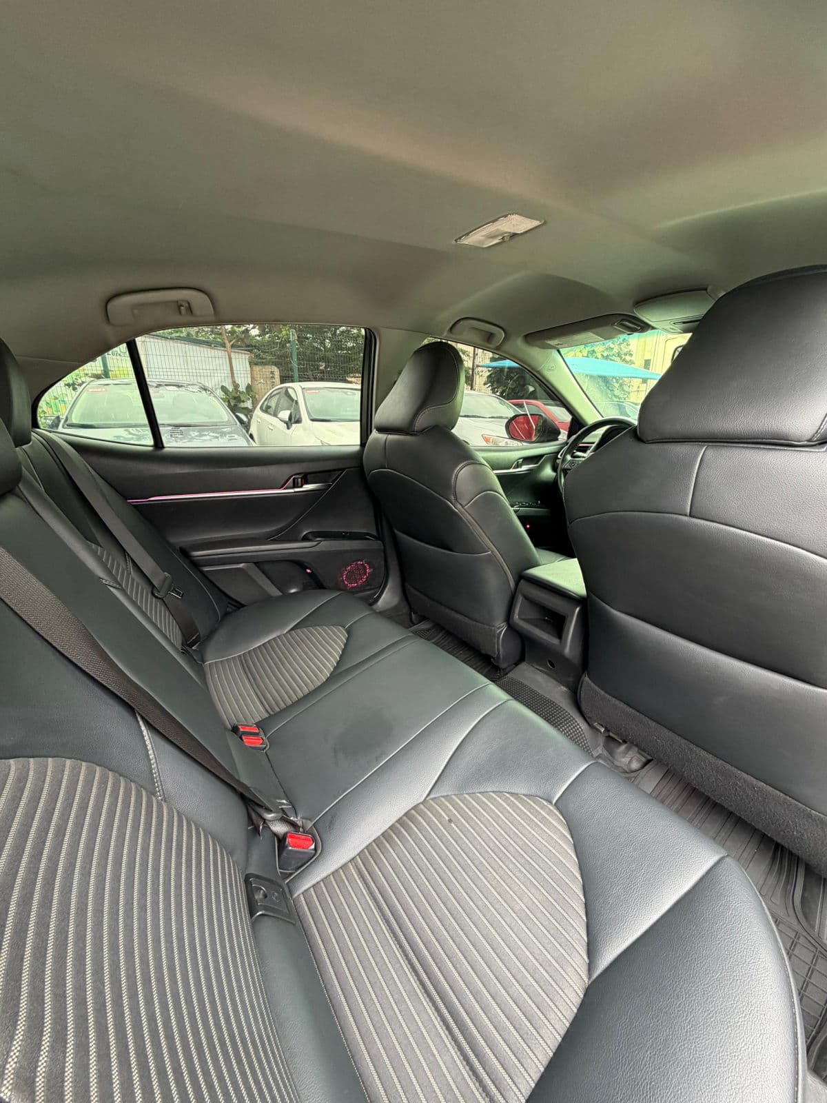 2019 Toyota Camry Sedan — photo 4 of 10