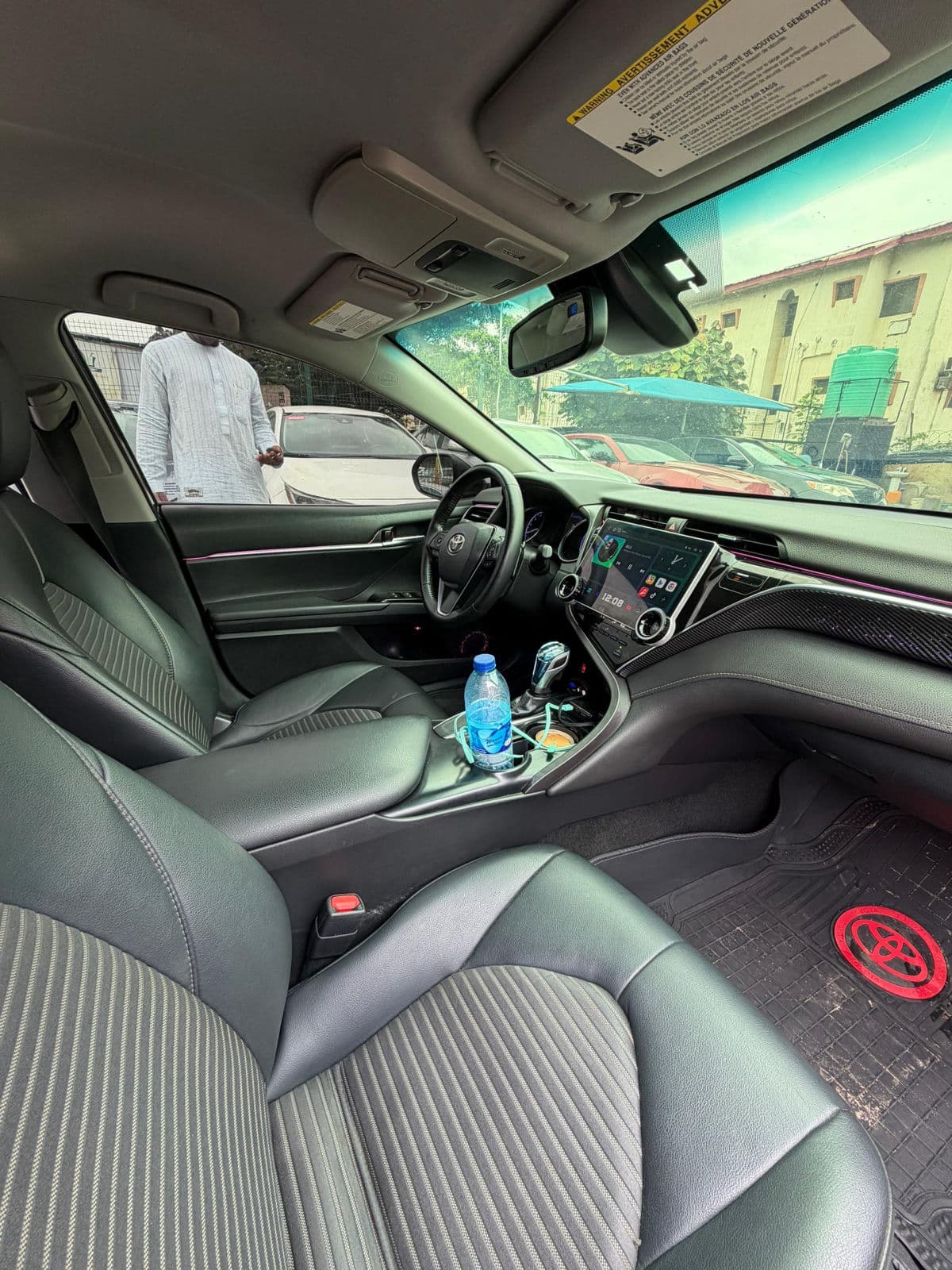 2019 Toyota Camry Sedan — photo 6 of 10