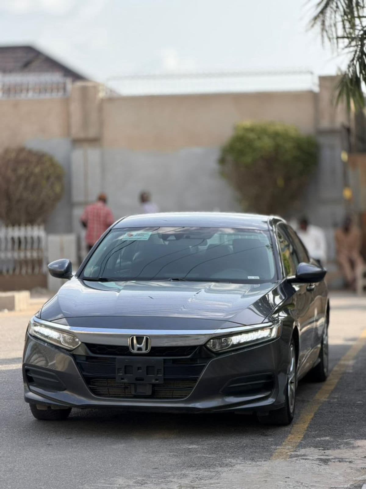 2019 Honda Accord Sedan — photo 2 of 9