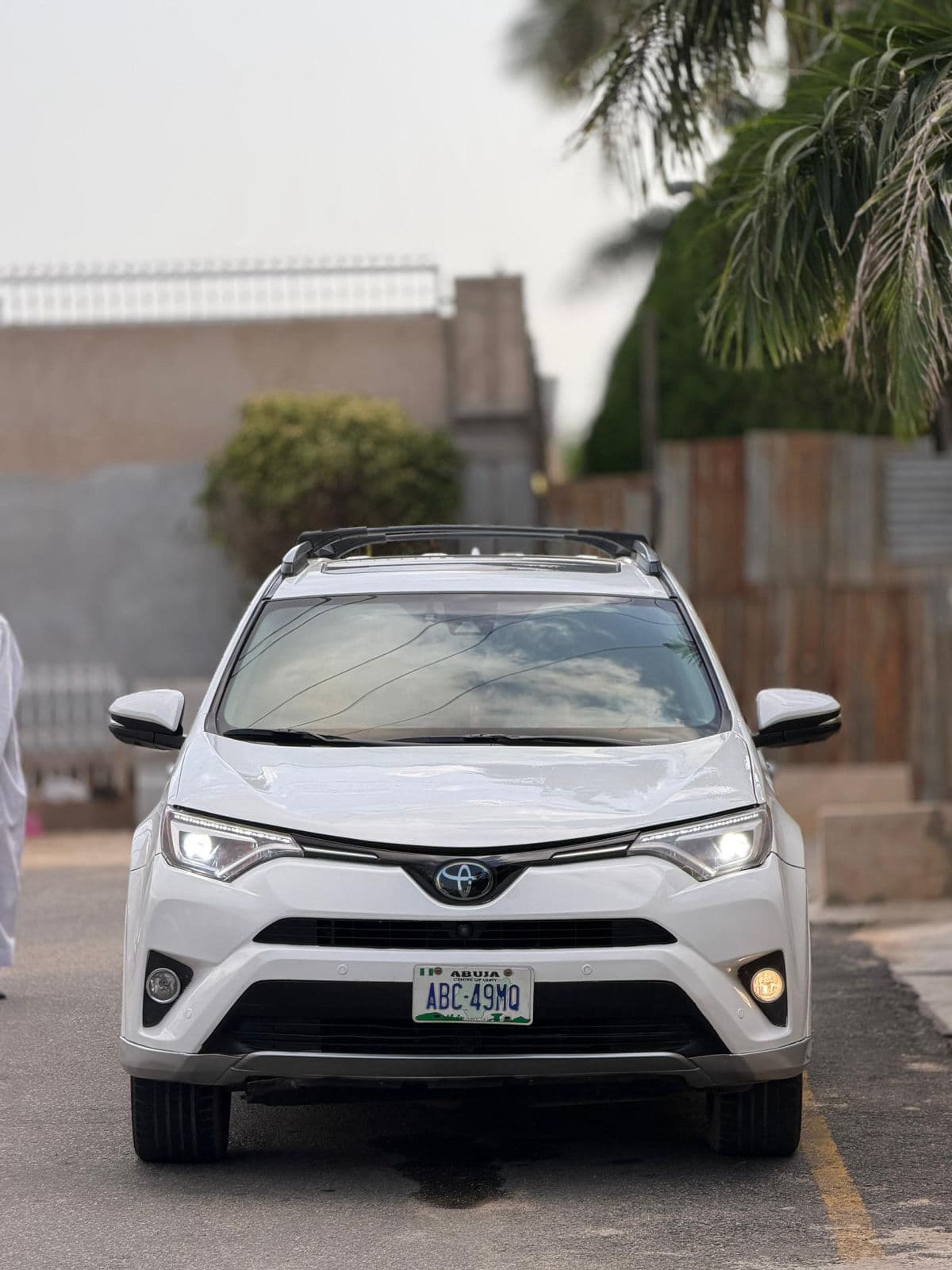 2016 Toyota Rav4 SUV — photo 9 of 11
