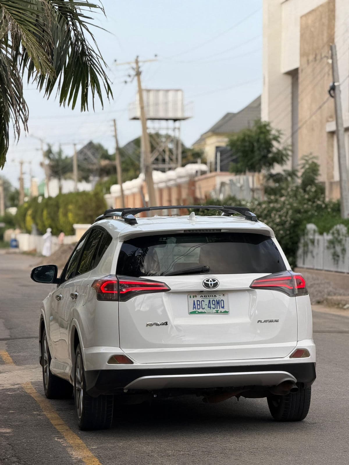 2016 Toyota Rav4 SUV — photo 10 of 11
