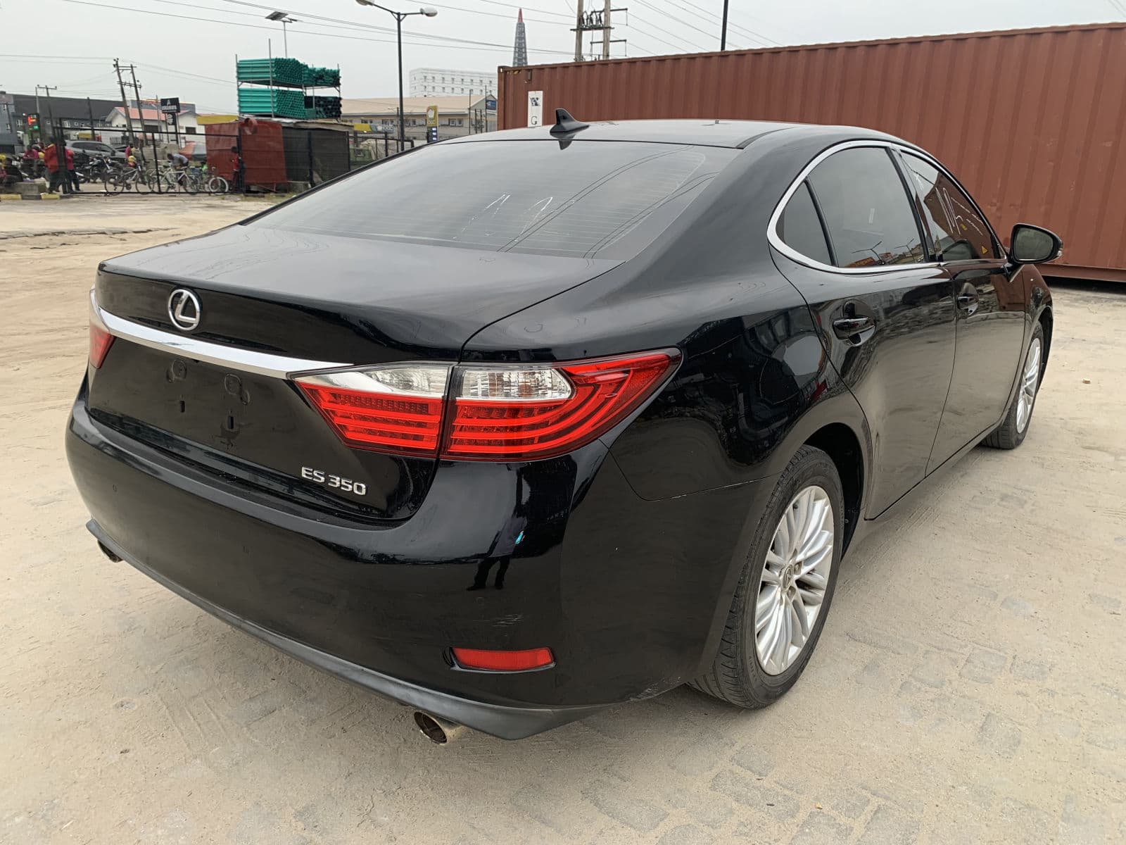 2013 Lexus Es 350 Sedan — photo 2 of 11