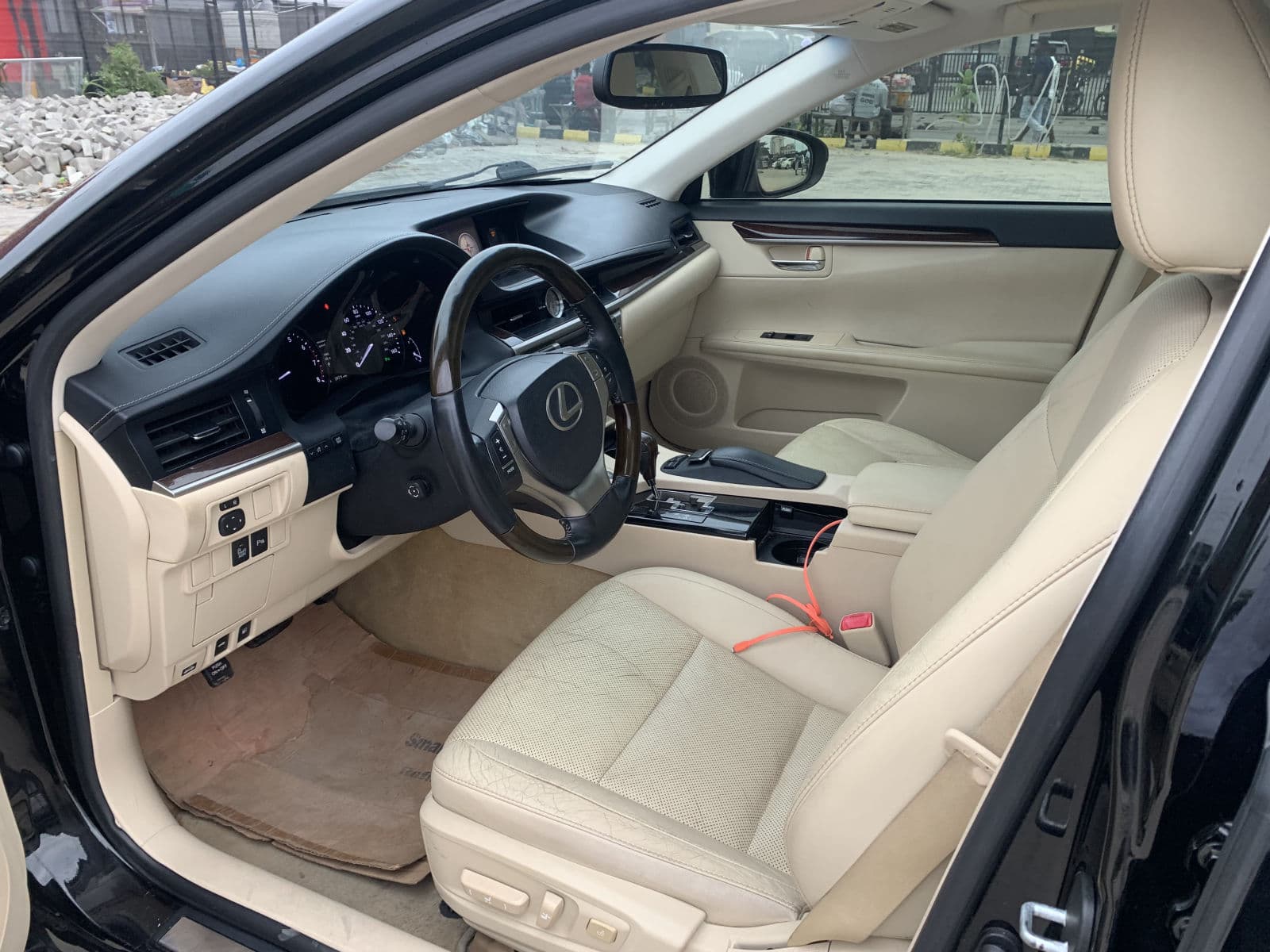 2013 Lexus Es 350 Sedan — photo 8 of 11