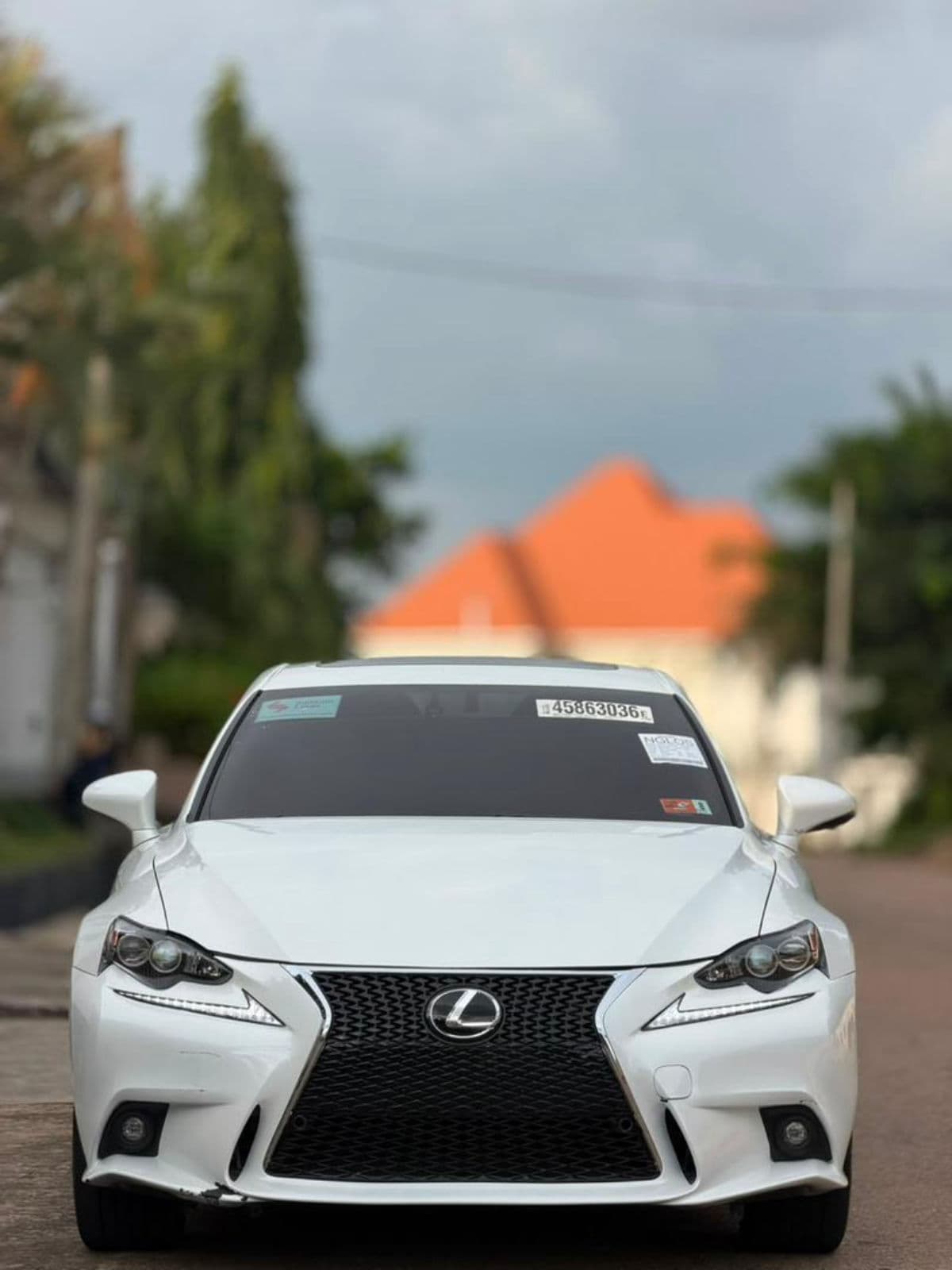 2015 Lexus IS Sedan — photo 2 of 4
