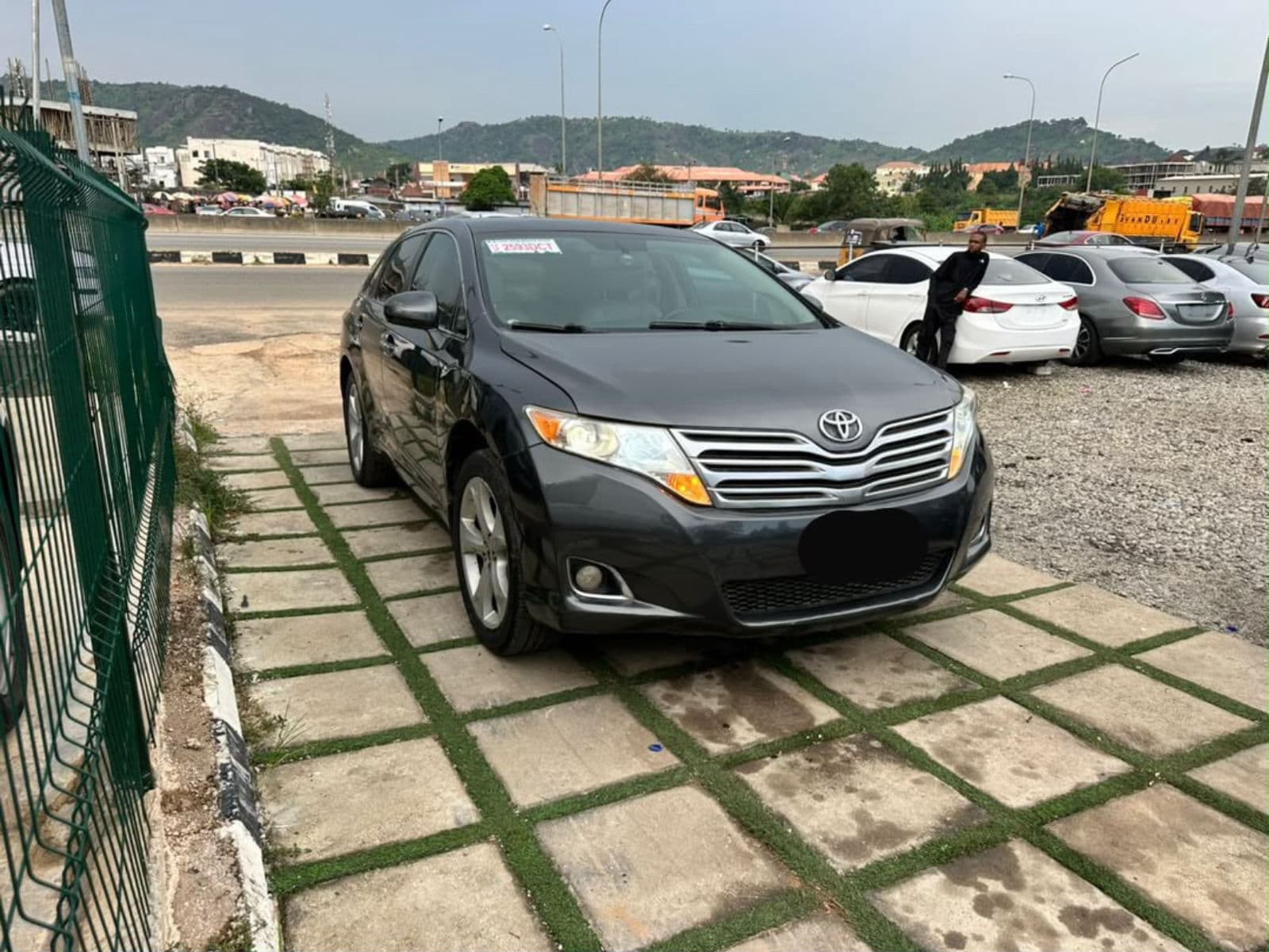2010 Toyota Venza SUV — photo 2 of 6