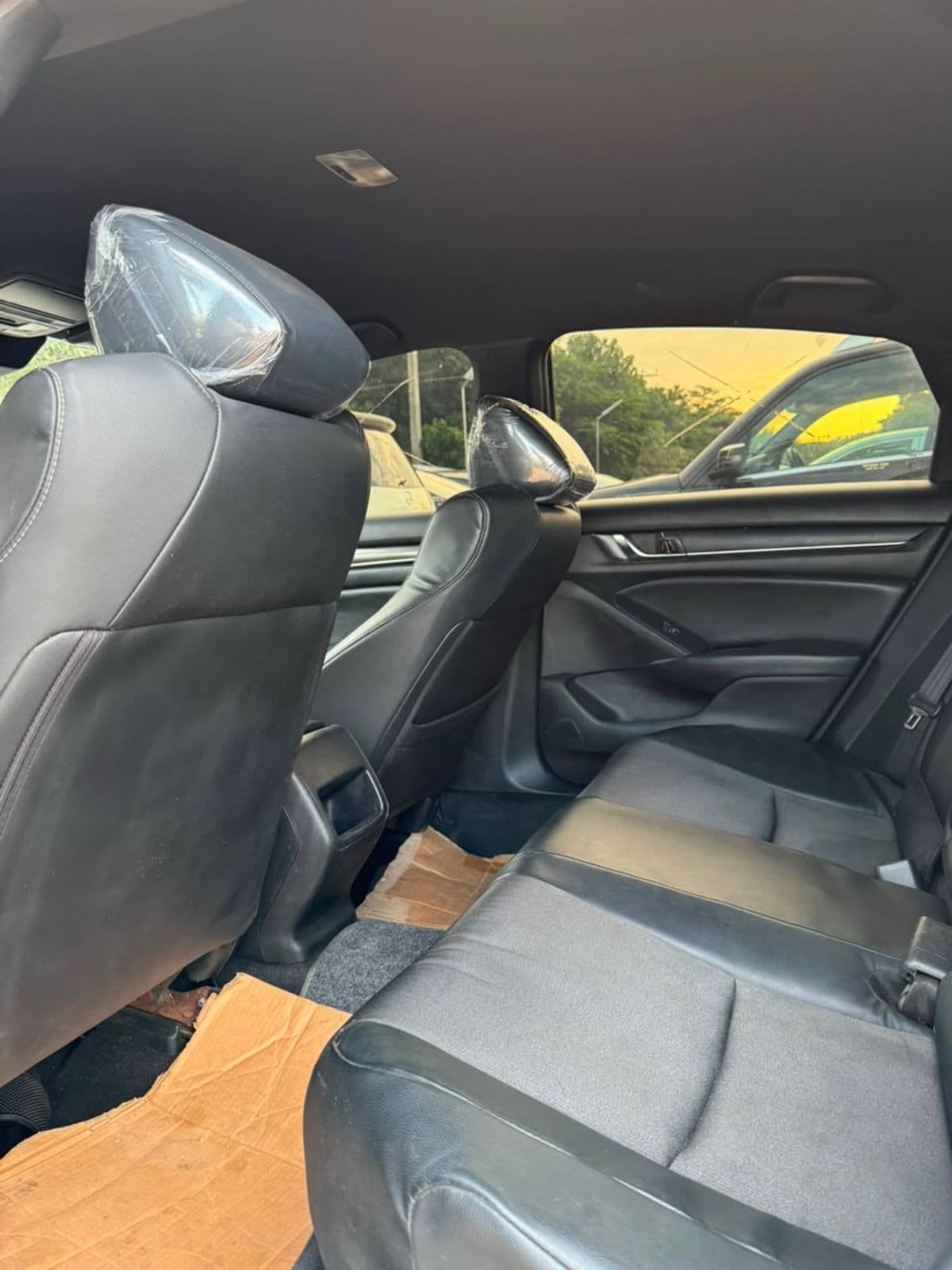 2019 Honda Accord Sedan — photo 3 of 6