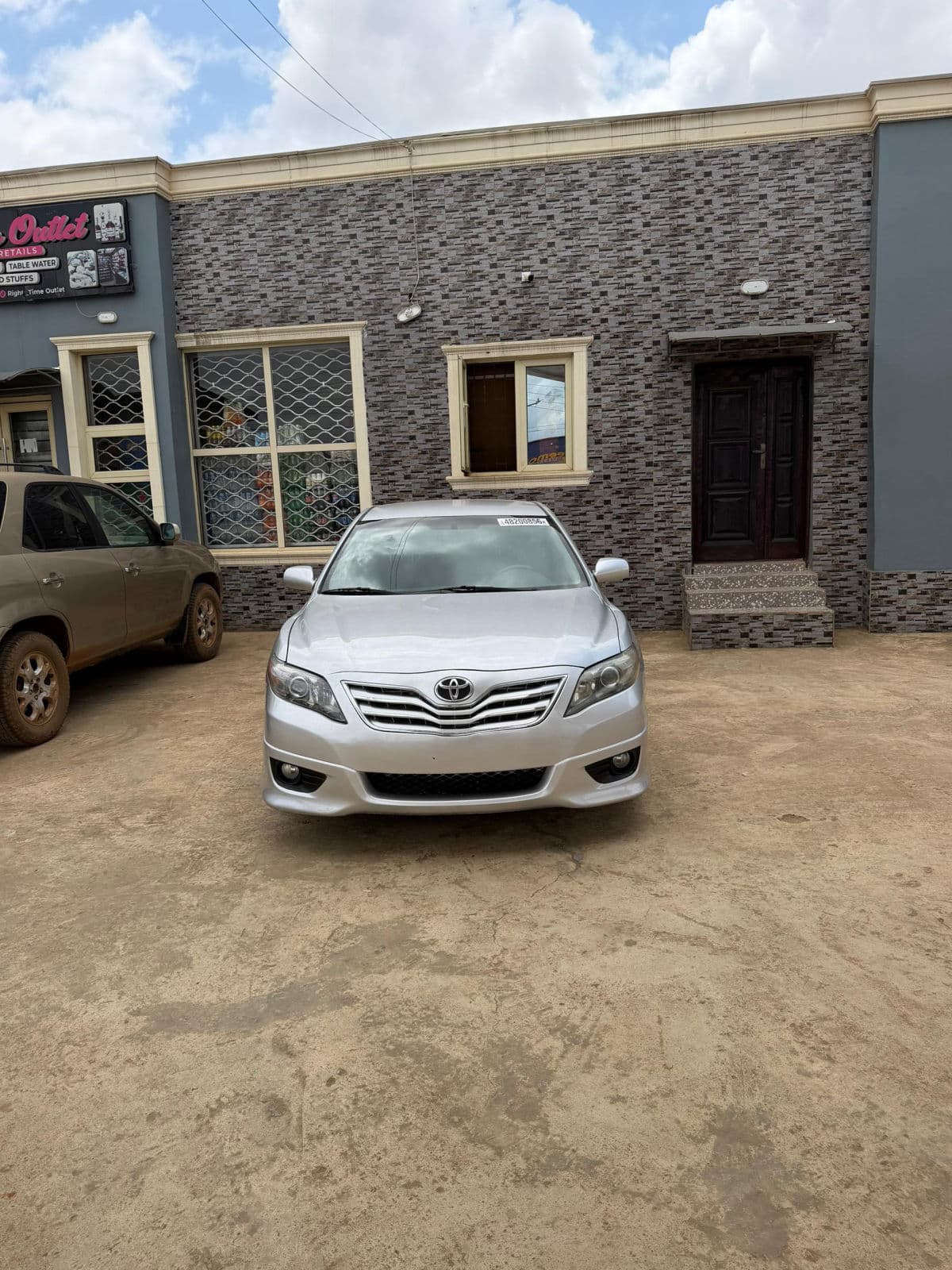 2010 Toyota Camry Sedan — photo 2 of 10