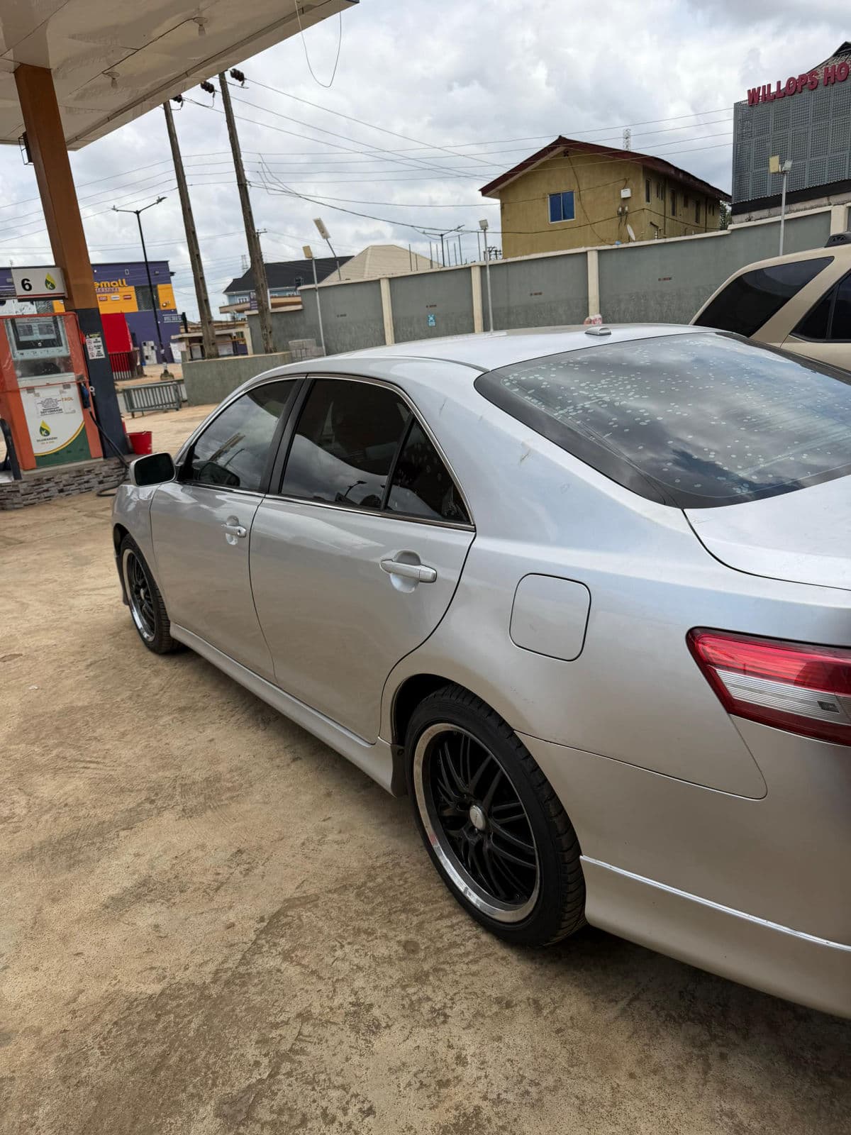 2010 Toyota Camry Sedan — photo 9 of 10