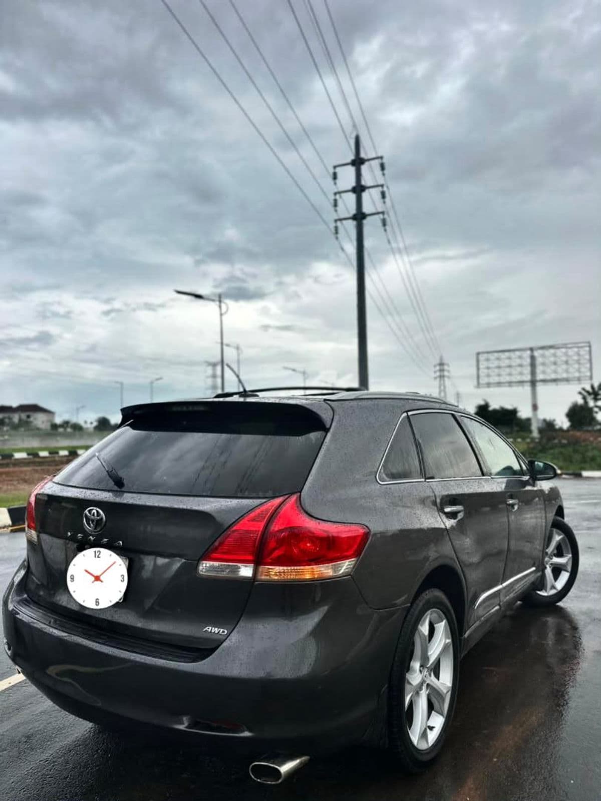 2011 Toyota Venza SUV — photo 4 of 4