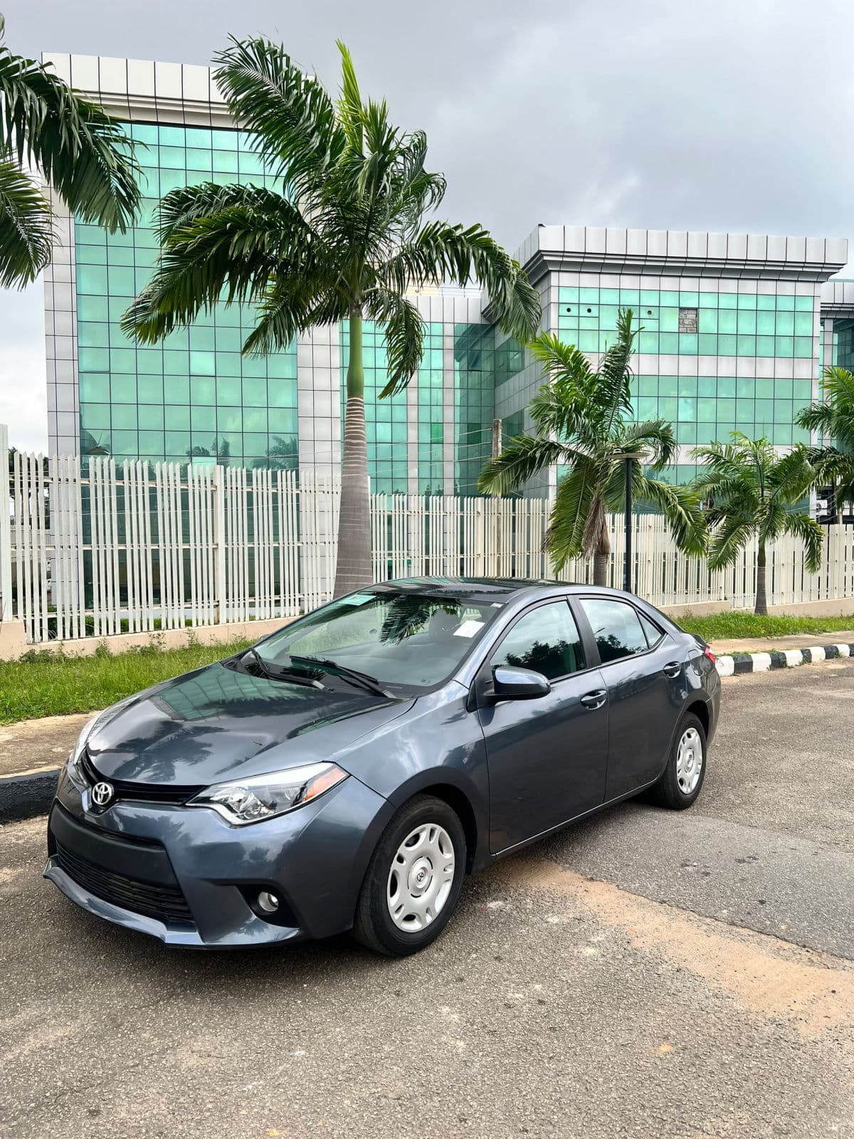 2016 Toyota Corolla Sedan — photo 7 of 8