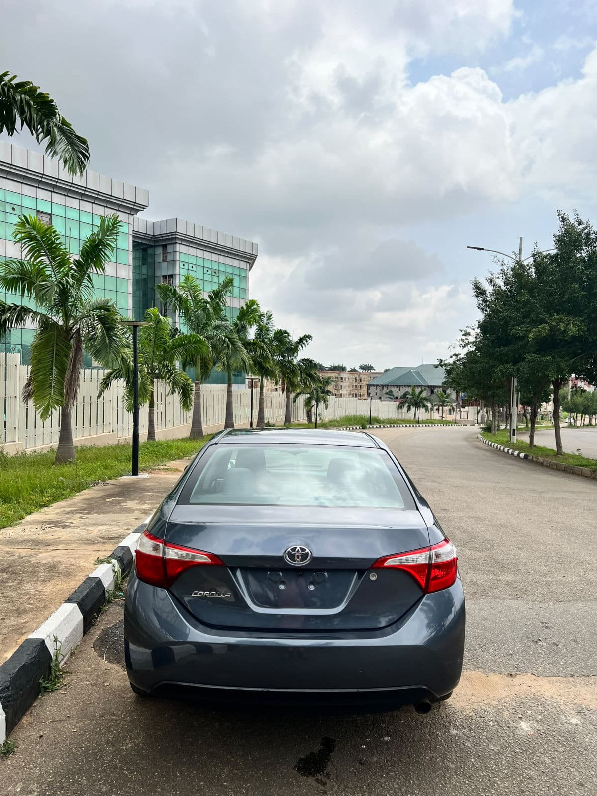 2016 Toyota Corolla Sedan — photo 8 of 8